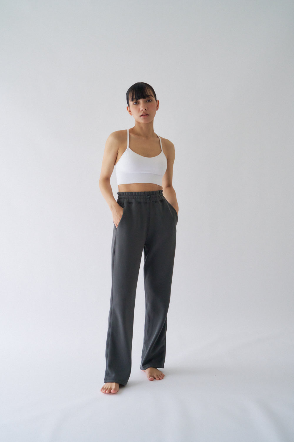 ZEN SEAMLESS スタンダードストレートパンツ