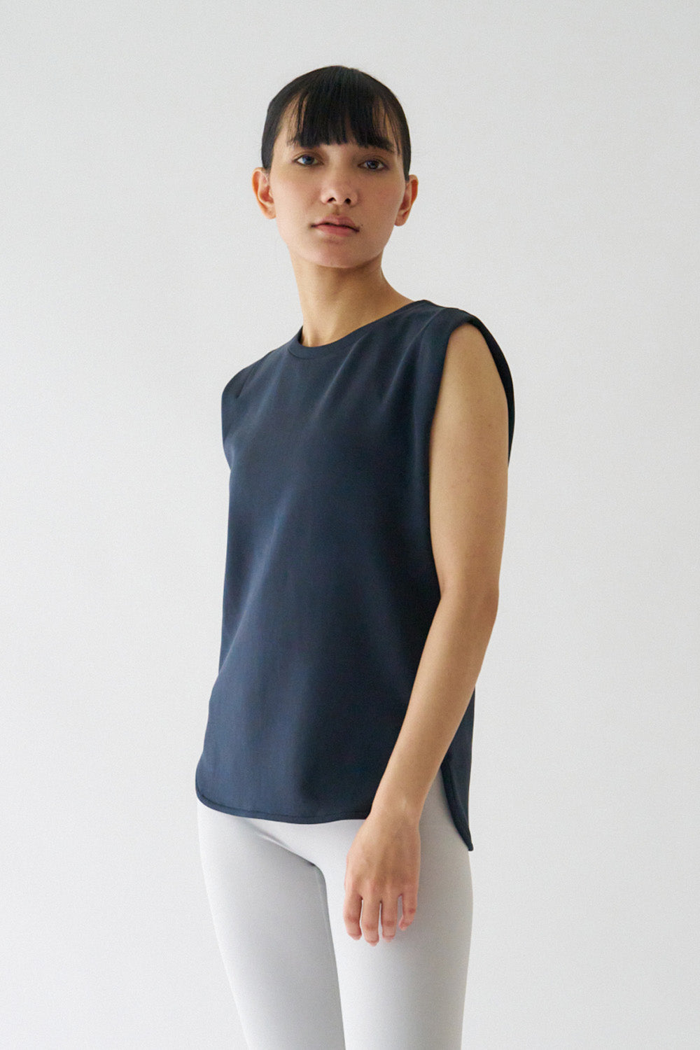 ZEN SEAMLESS タックノースリーブシャツ