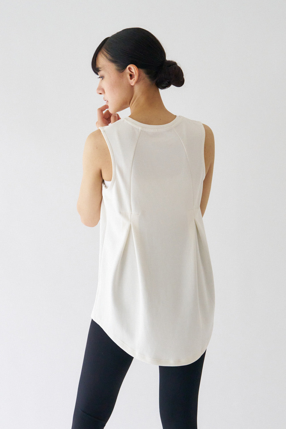 ZEN SEAMLESS バックカバータンクトップ