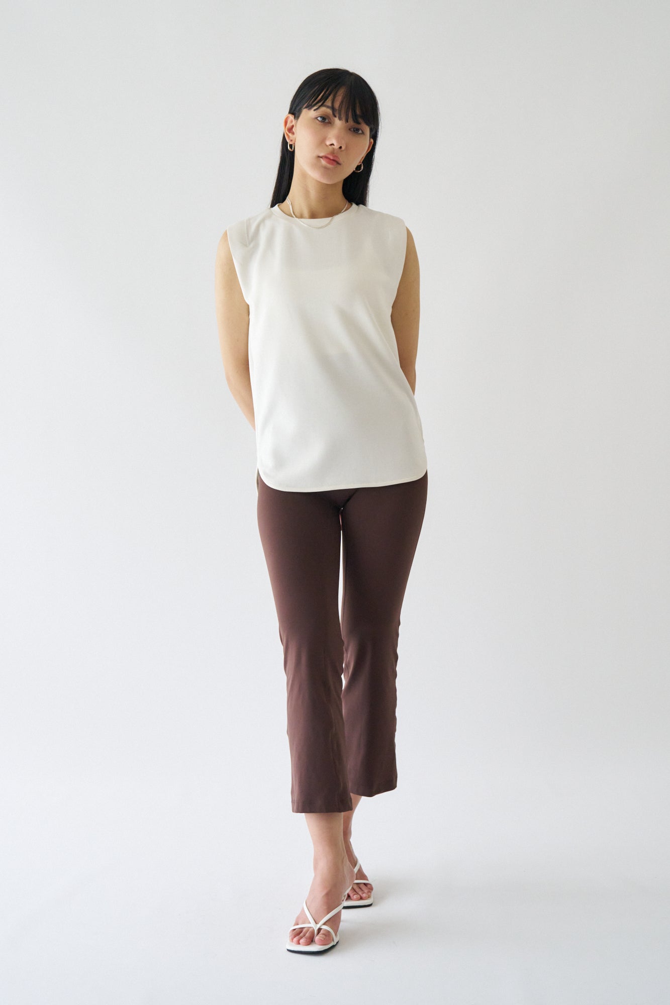 ZEN SEAMLESS タックノースリーブシャツ