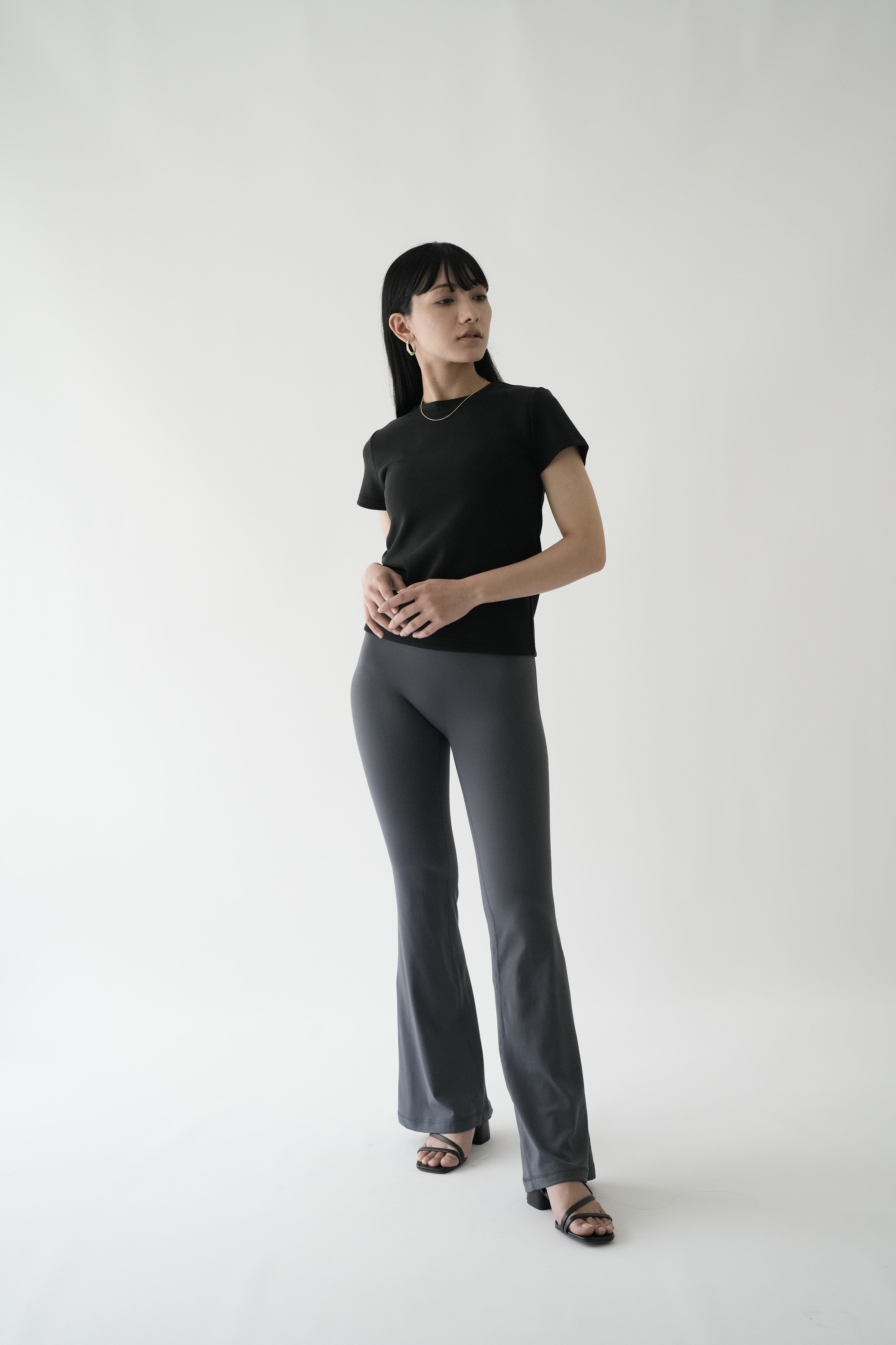 ZEN ESSENTIAL シグニチャー レギンスフレアパンツ