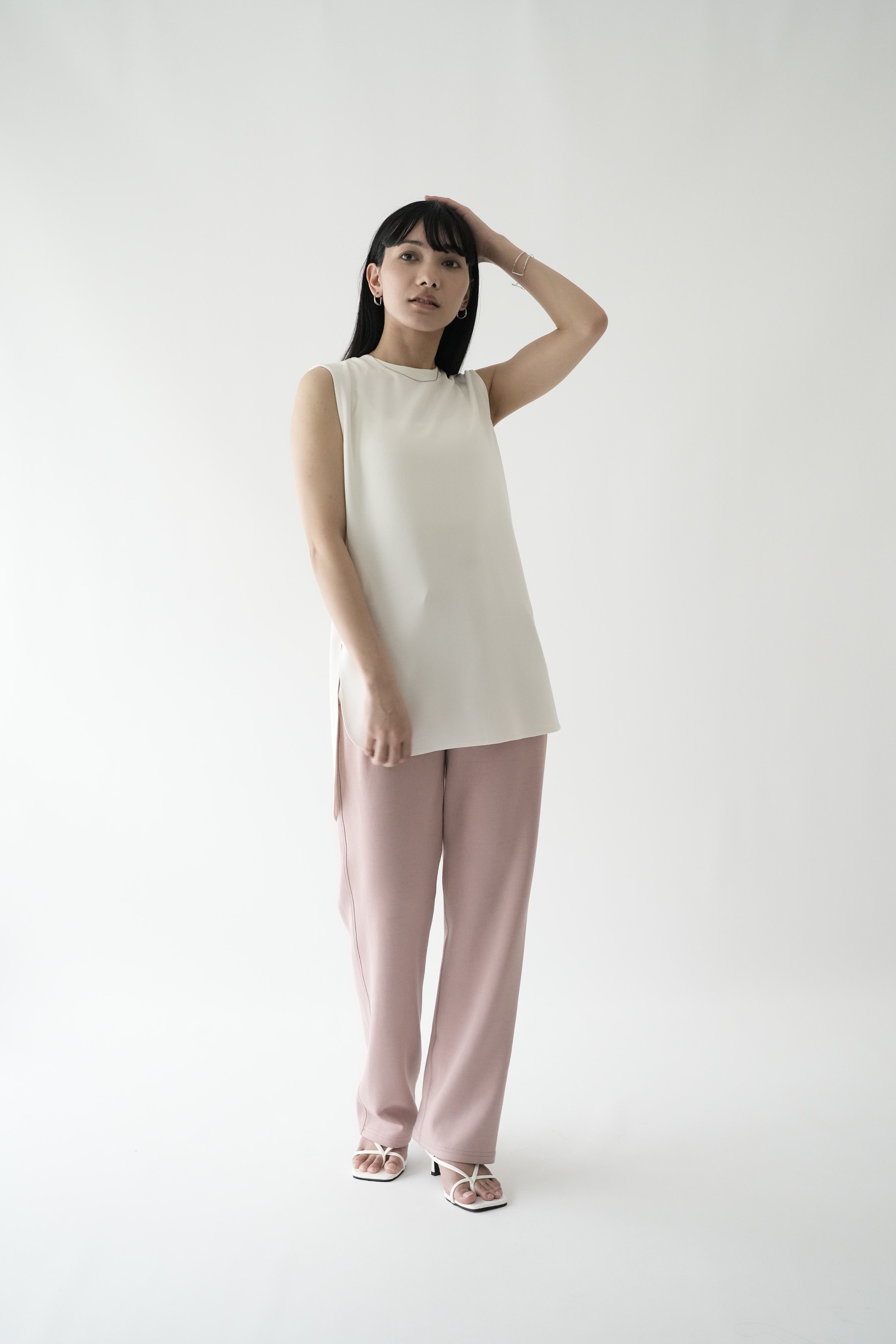 ZEN SEAMLESS スタンダードストレートパンツ