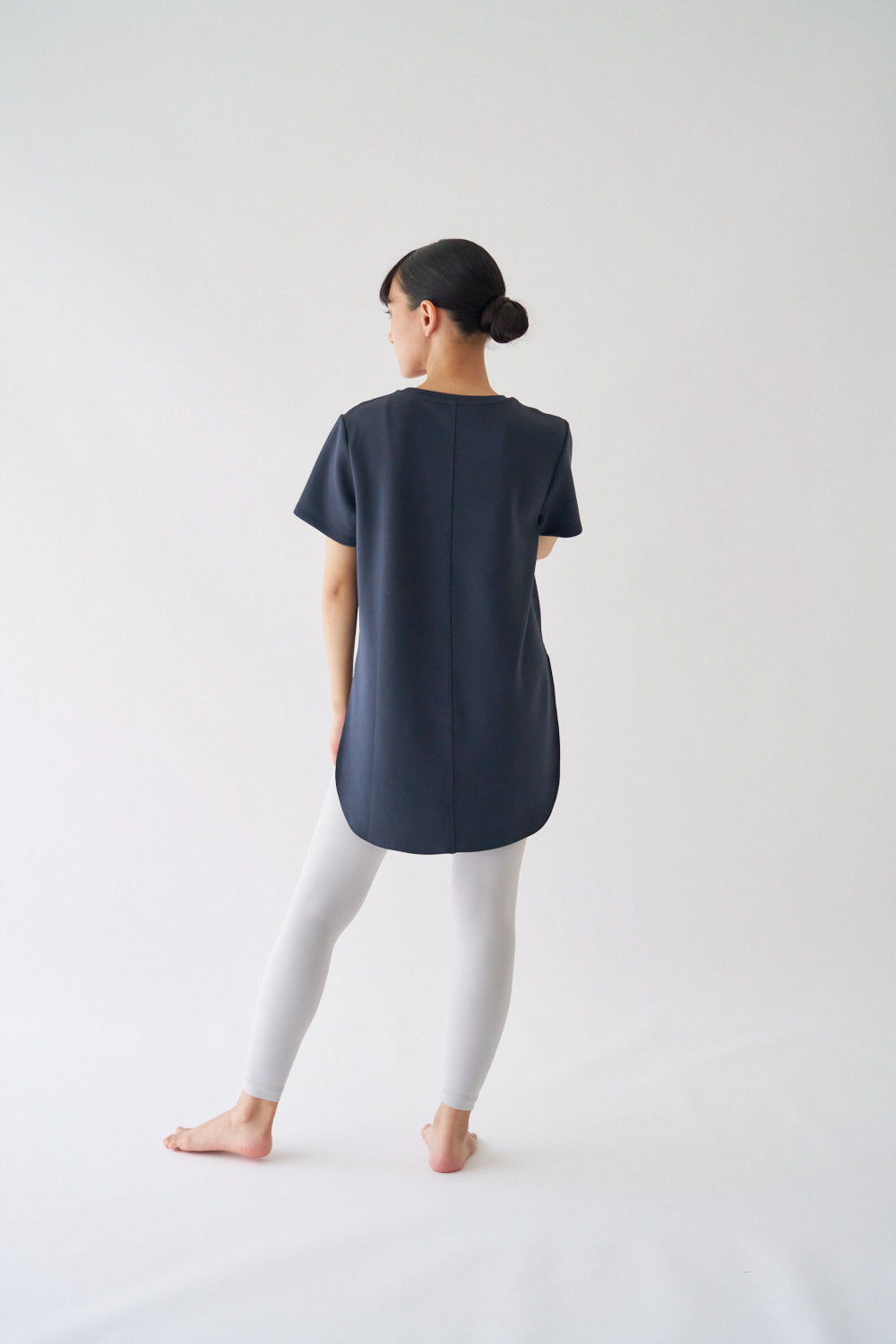 ZEN SEAMLESS カーブカットロングTシャツ