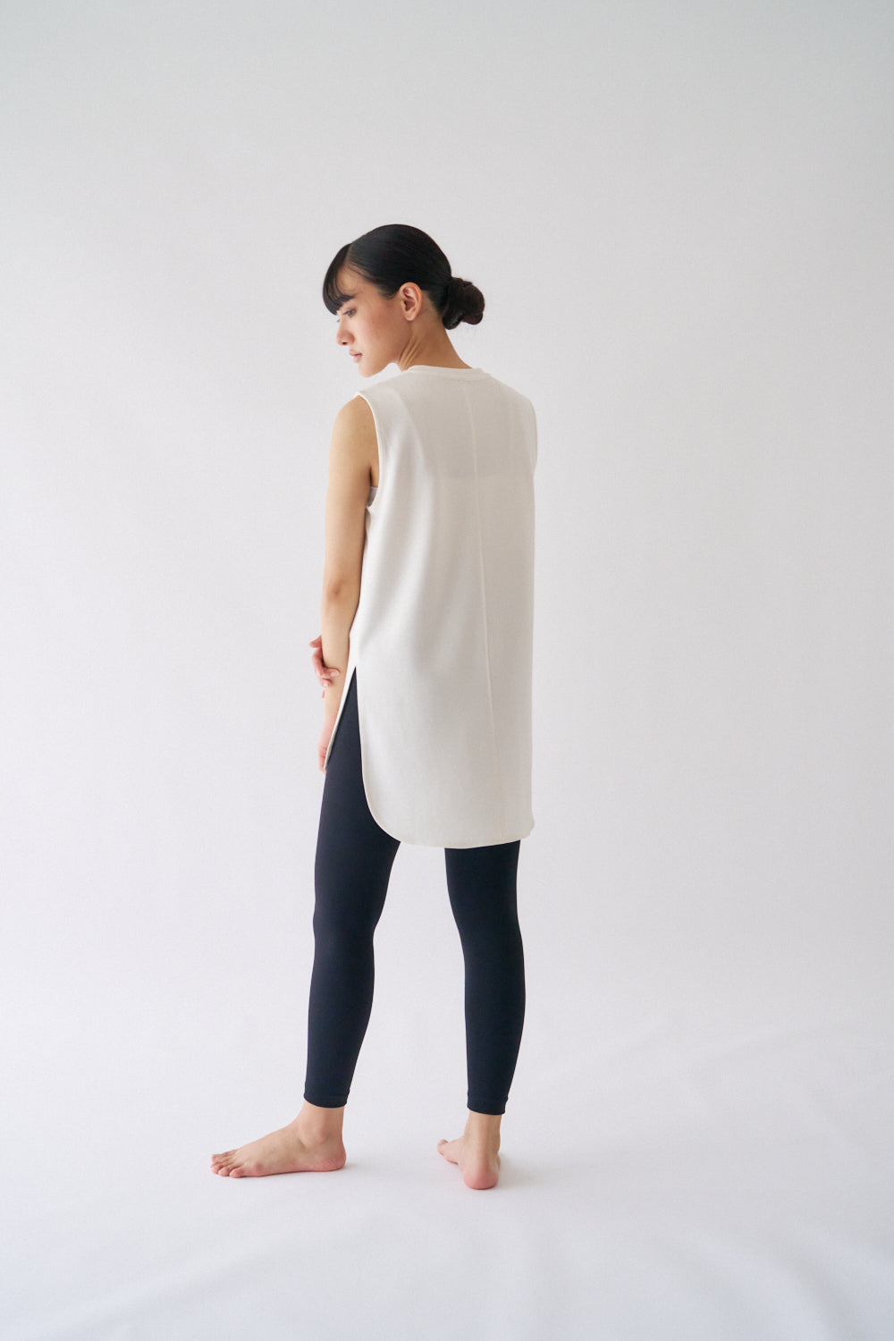 ZEN SEAMLESS カーブカットロングノースリーブシャツ