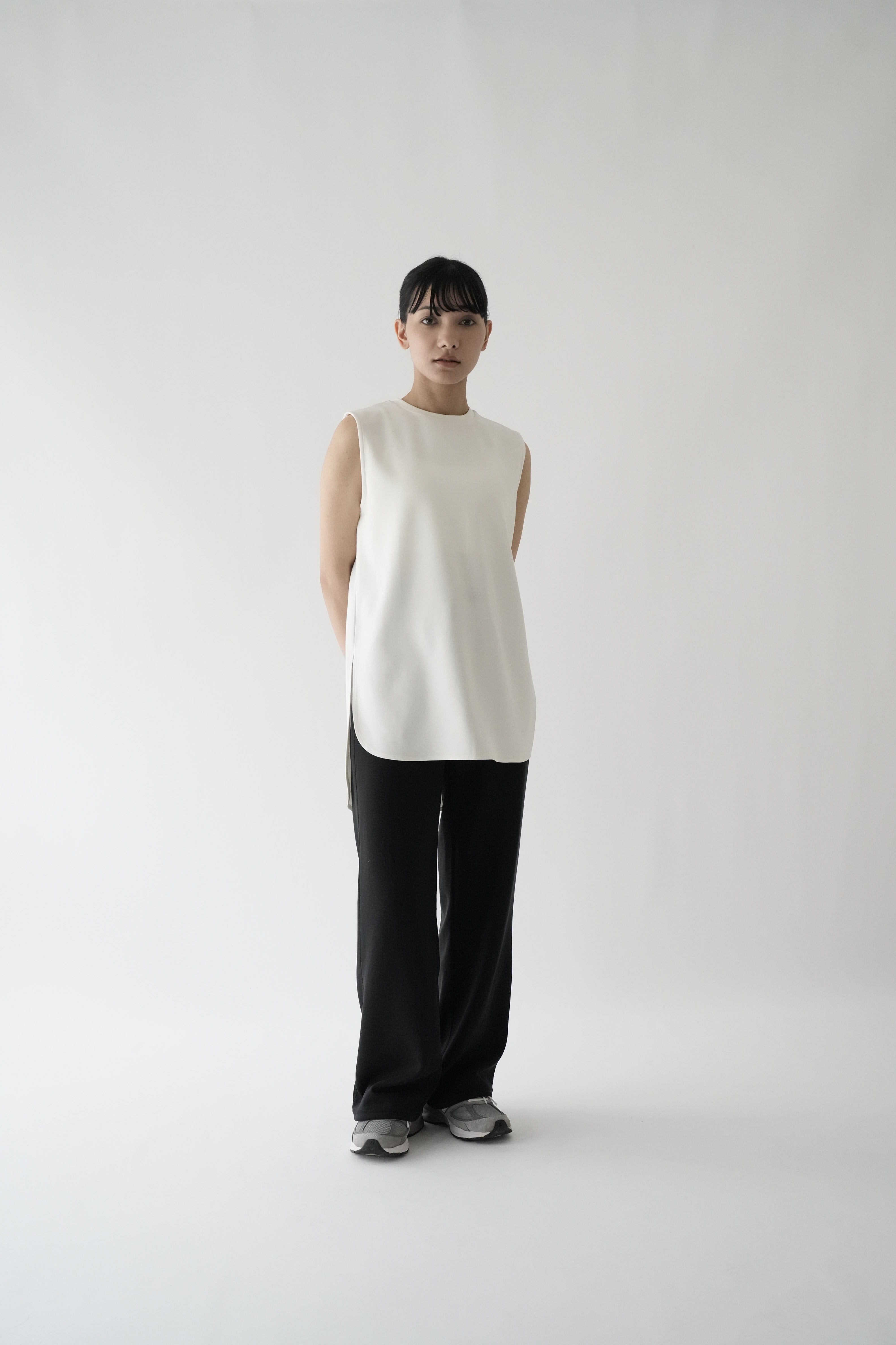 ZEN SEAMLESS カーブカットロングノースリーブシャツ