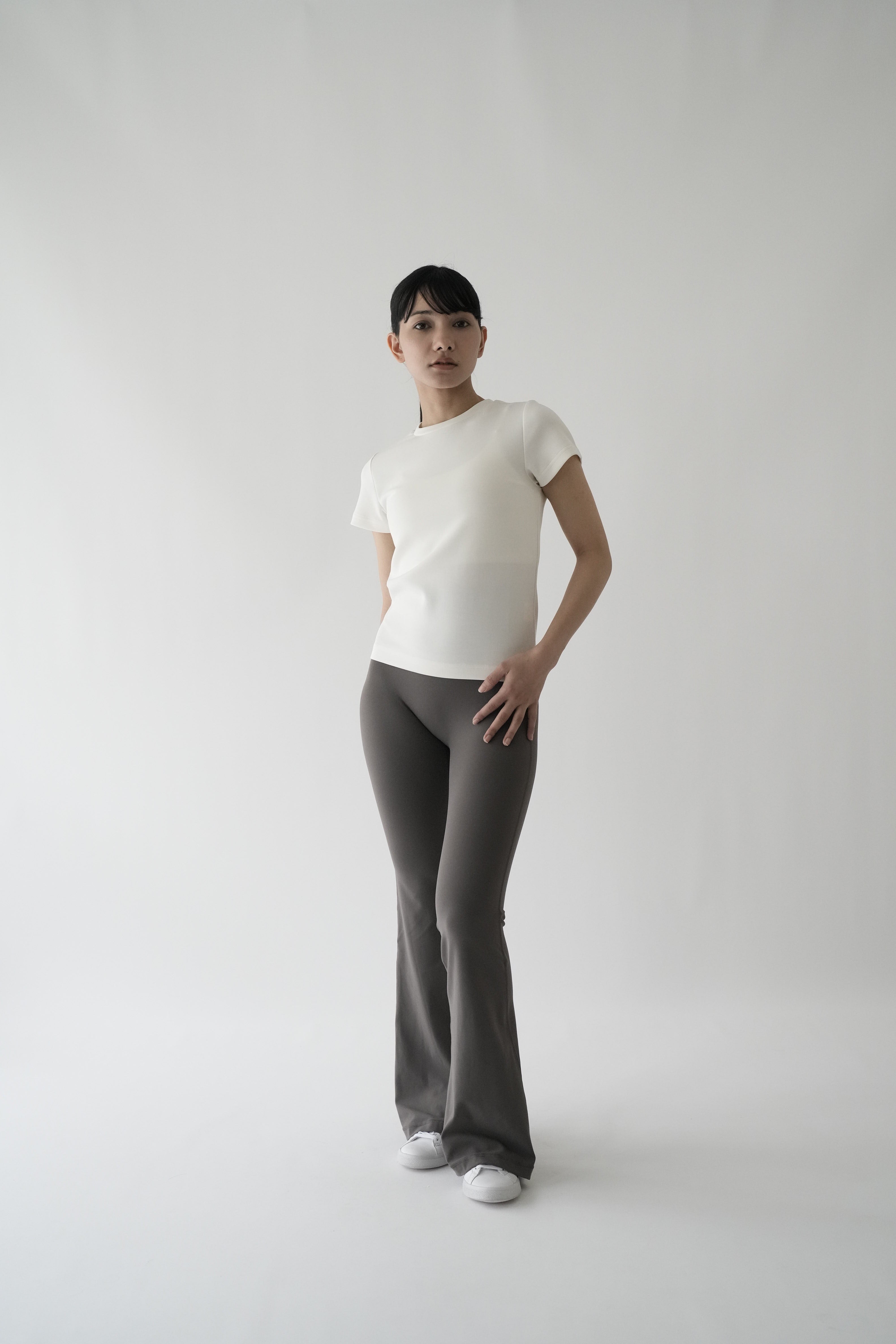 ZEN SEAMLESS フィットTシャツ