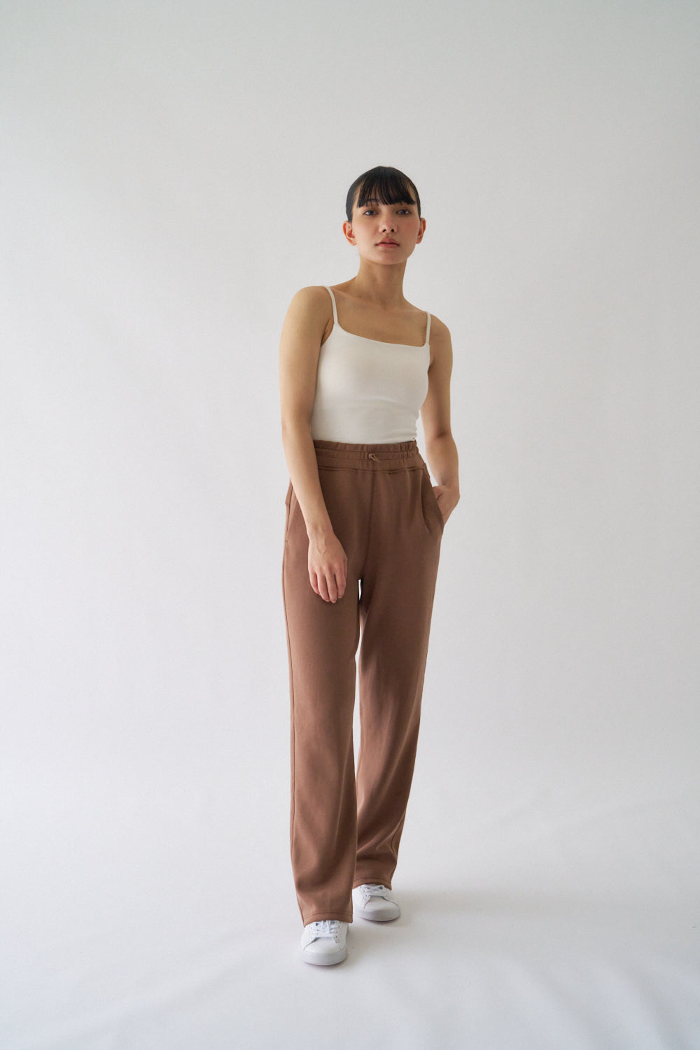 ZEN SEAMLESS スタンダードストレートパンツ
