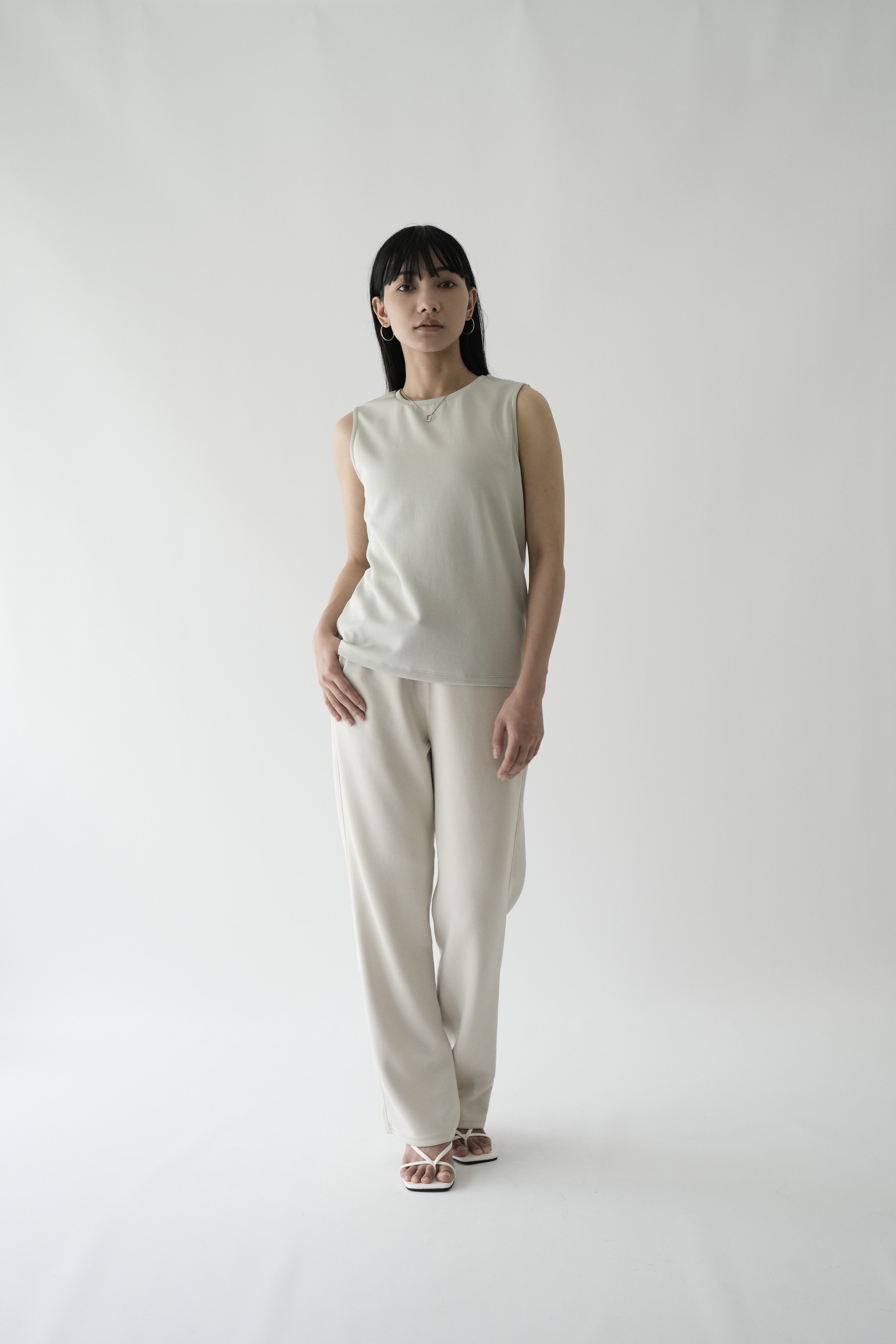 ZEN SEAMLESS スタンダードストレートパンツ