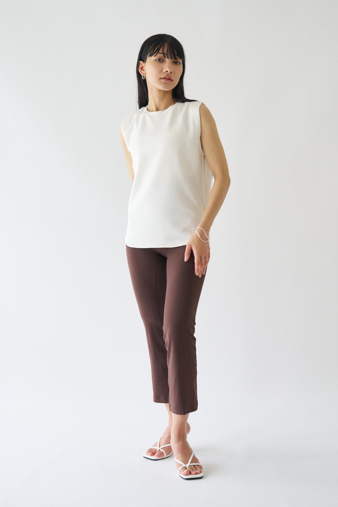 ZEN SEAMLESS タックノースリーブシャツ