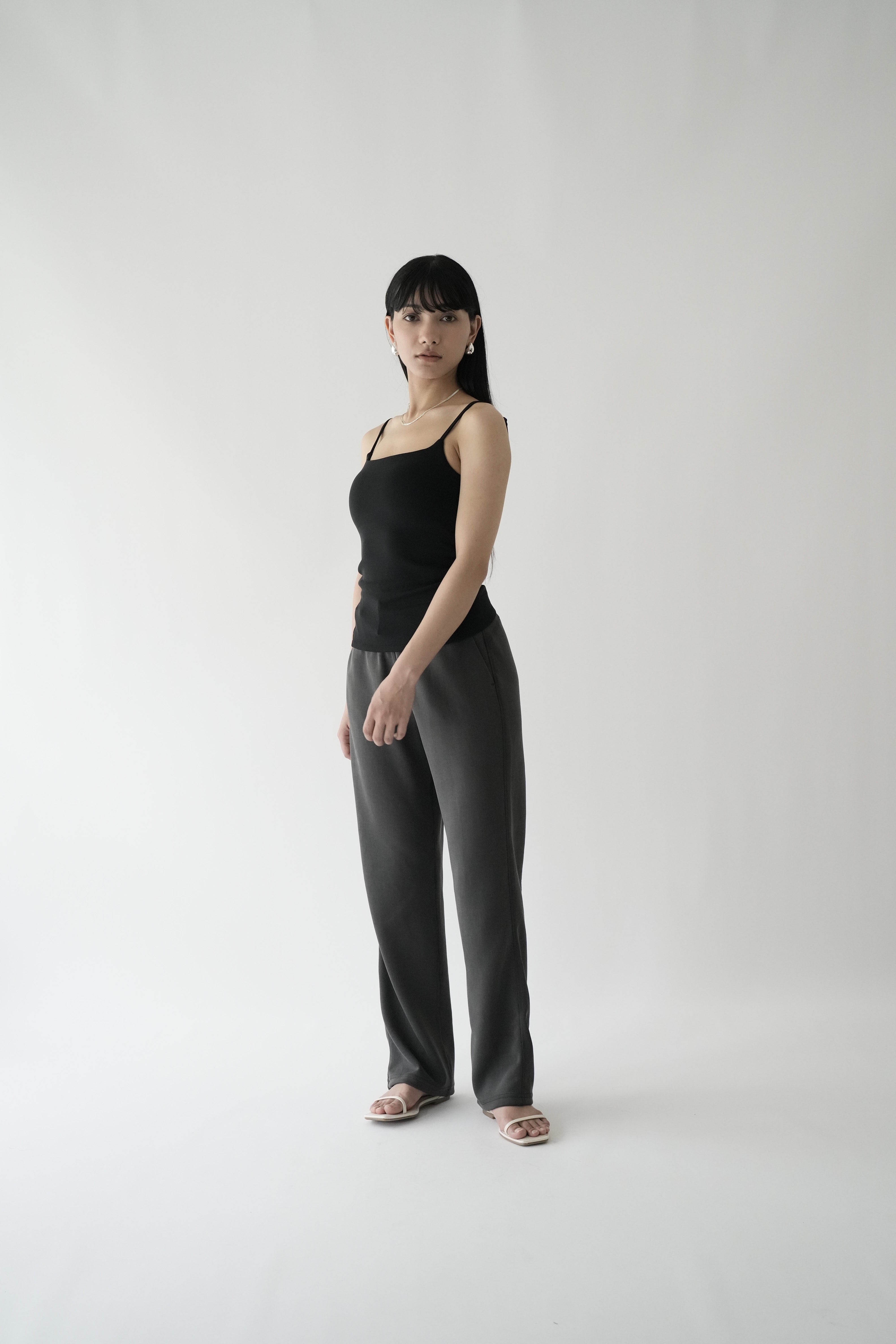 ZEN SEAMLESS スタンダードストレートパンツ