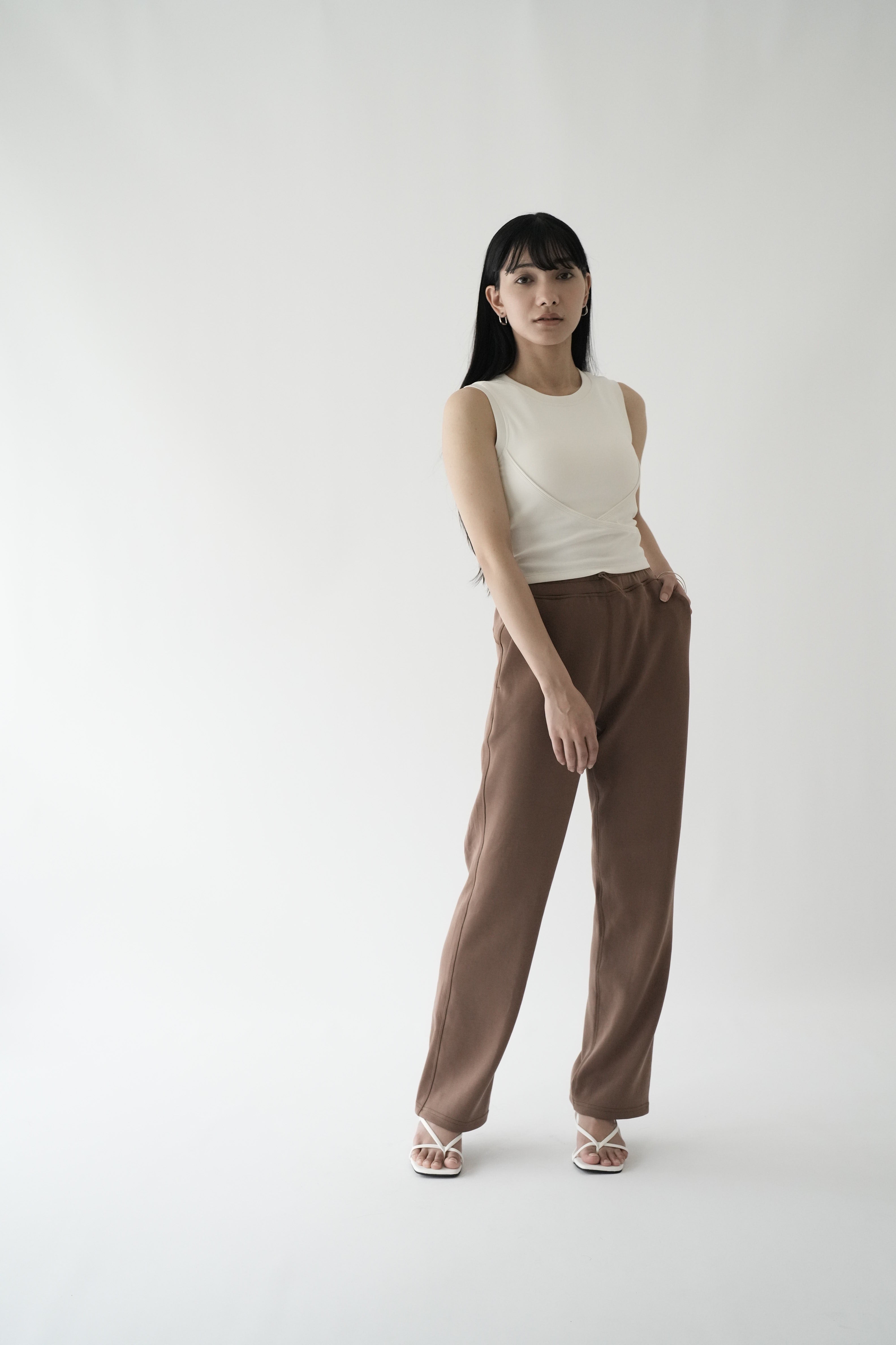ZEN SEAMLESS スタンダードストレートパンツ