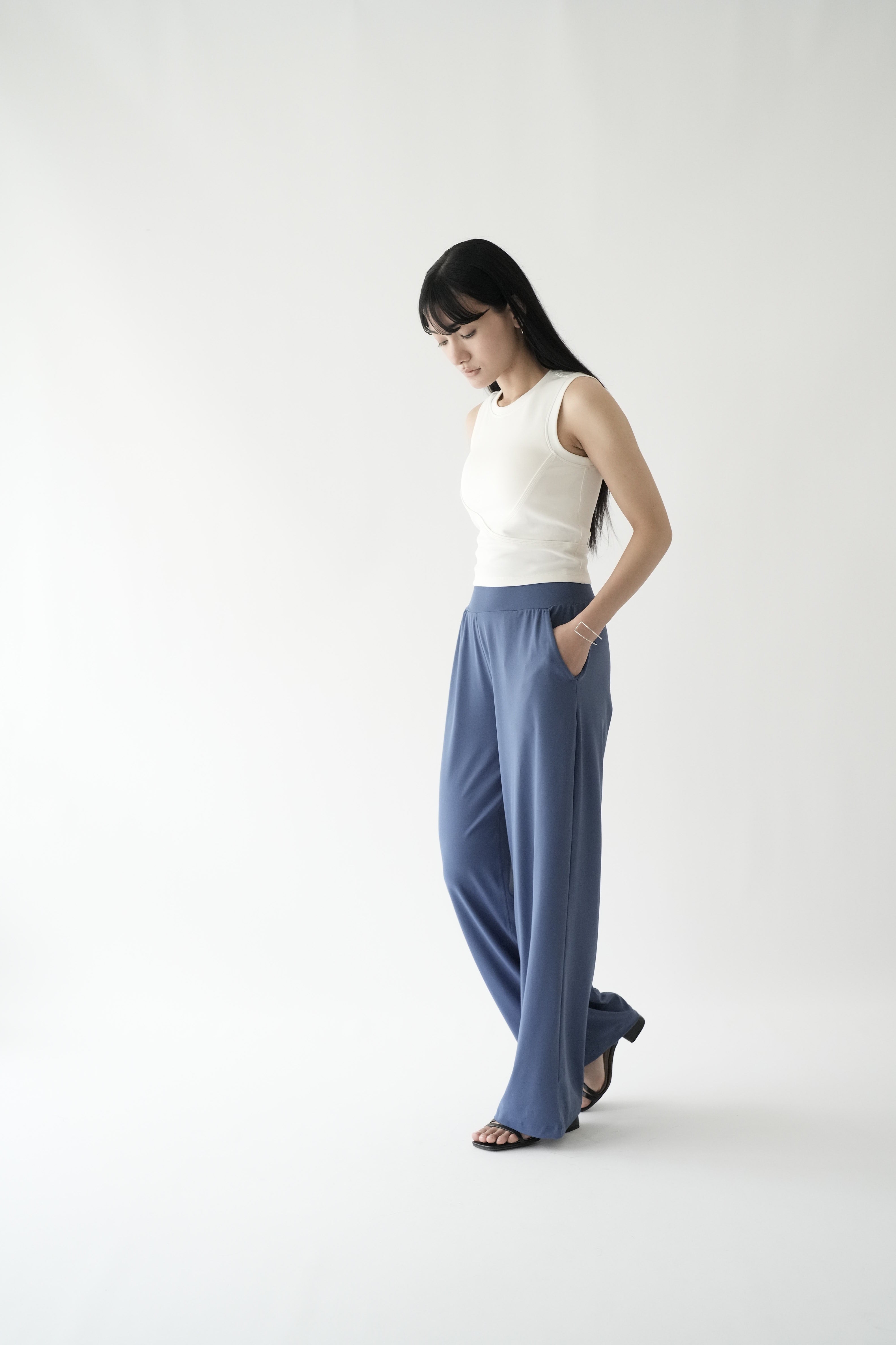 ZEN SEAMLESS クロスラインブラトップ