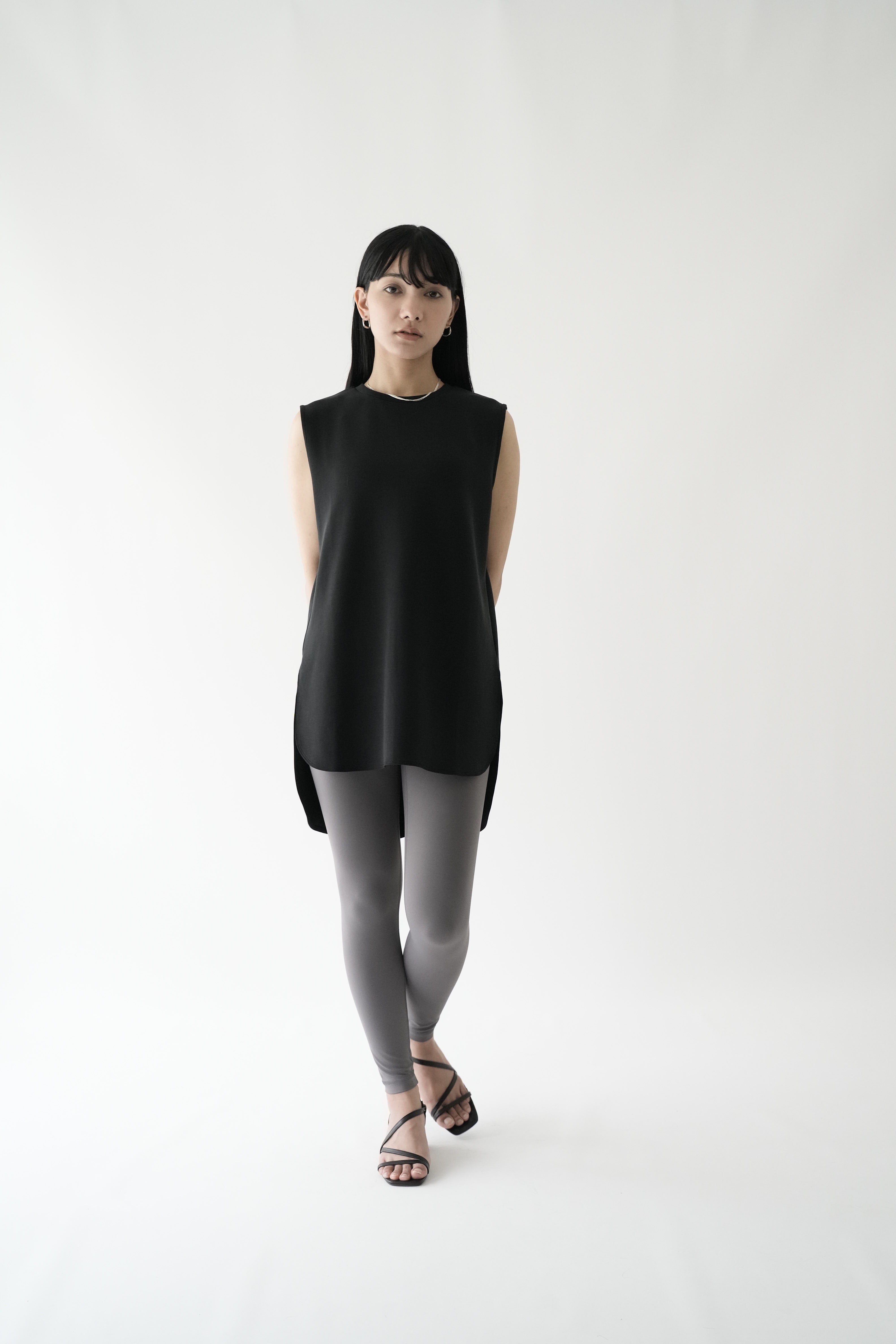 ZEN SEAMLESS カーブカットロングノースリーブシャツ