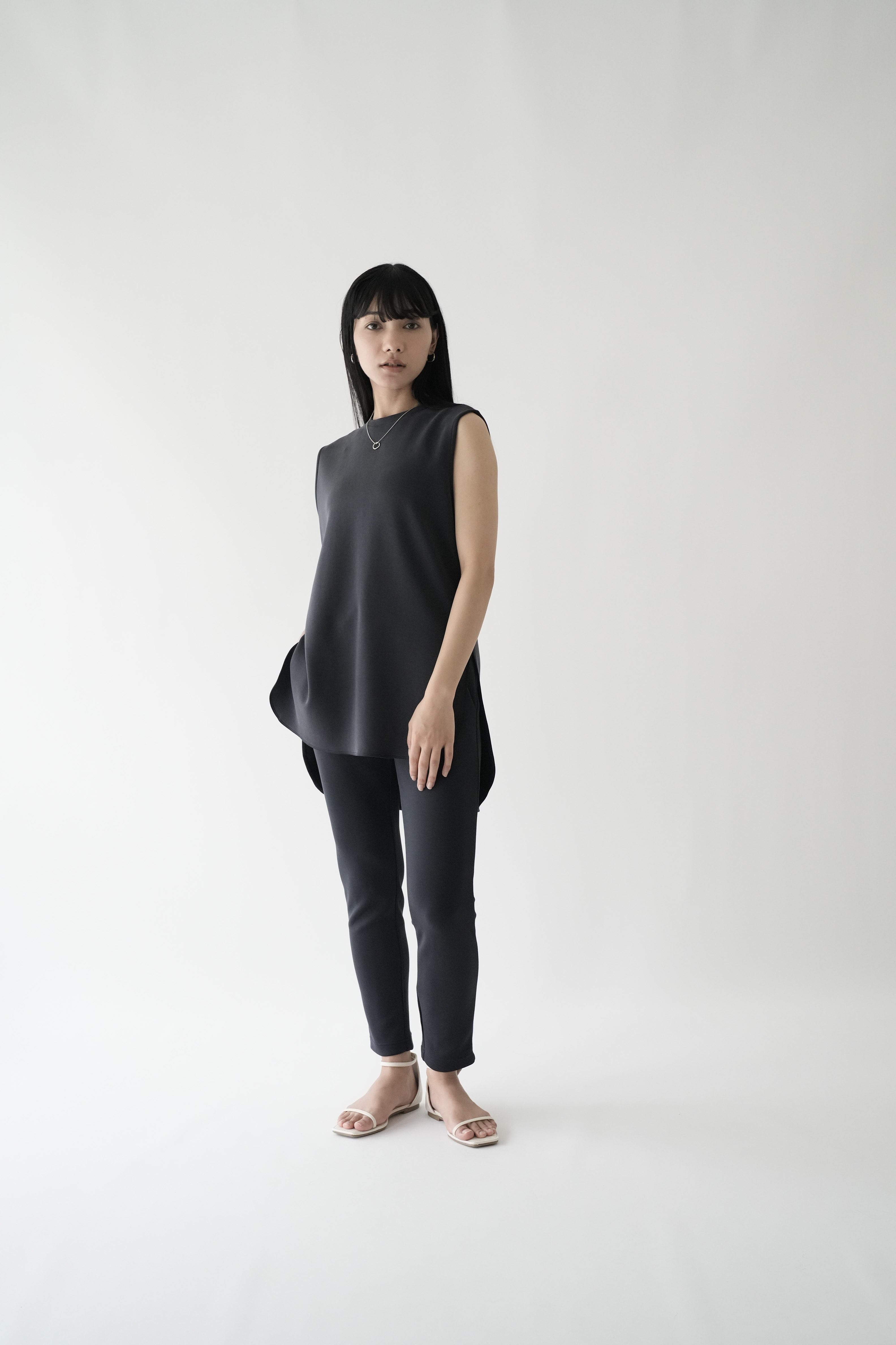 ZEN SEAMLESS カーブカットロングノースリーブシャツ