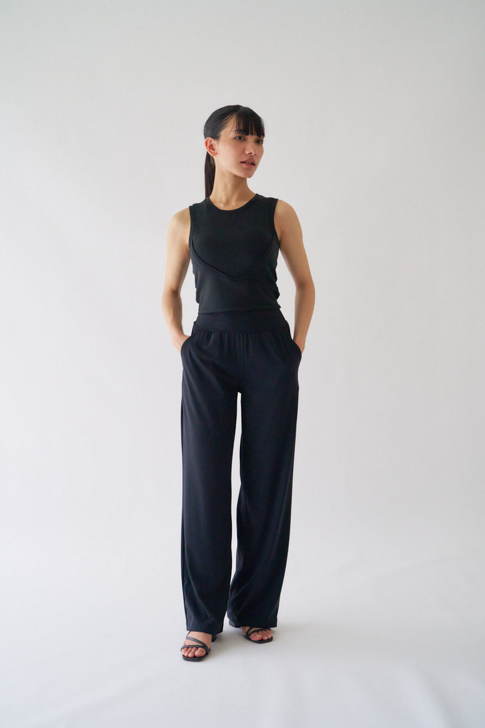 ZEN SEAMLESS クロスラインブラトップ