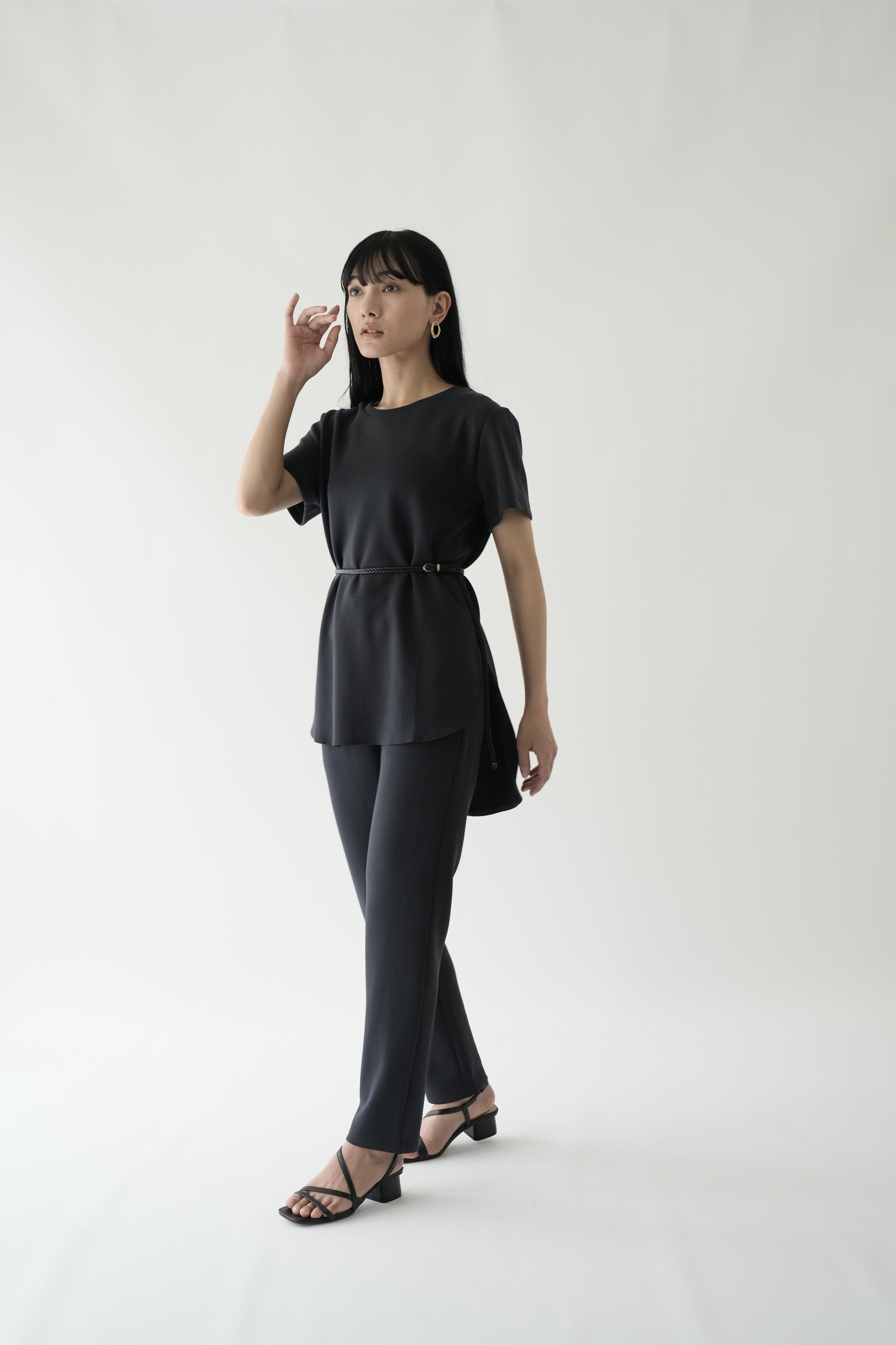 ZEN SEAMLESS カーブカットロングTシャツ
