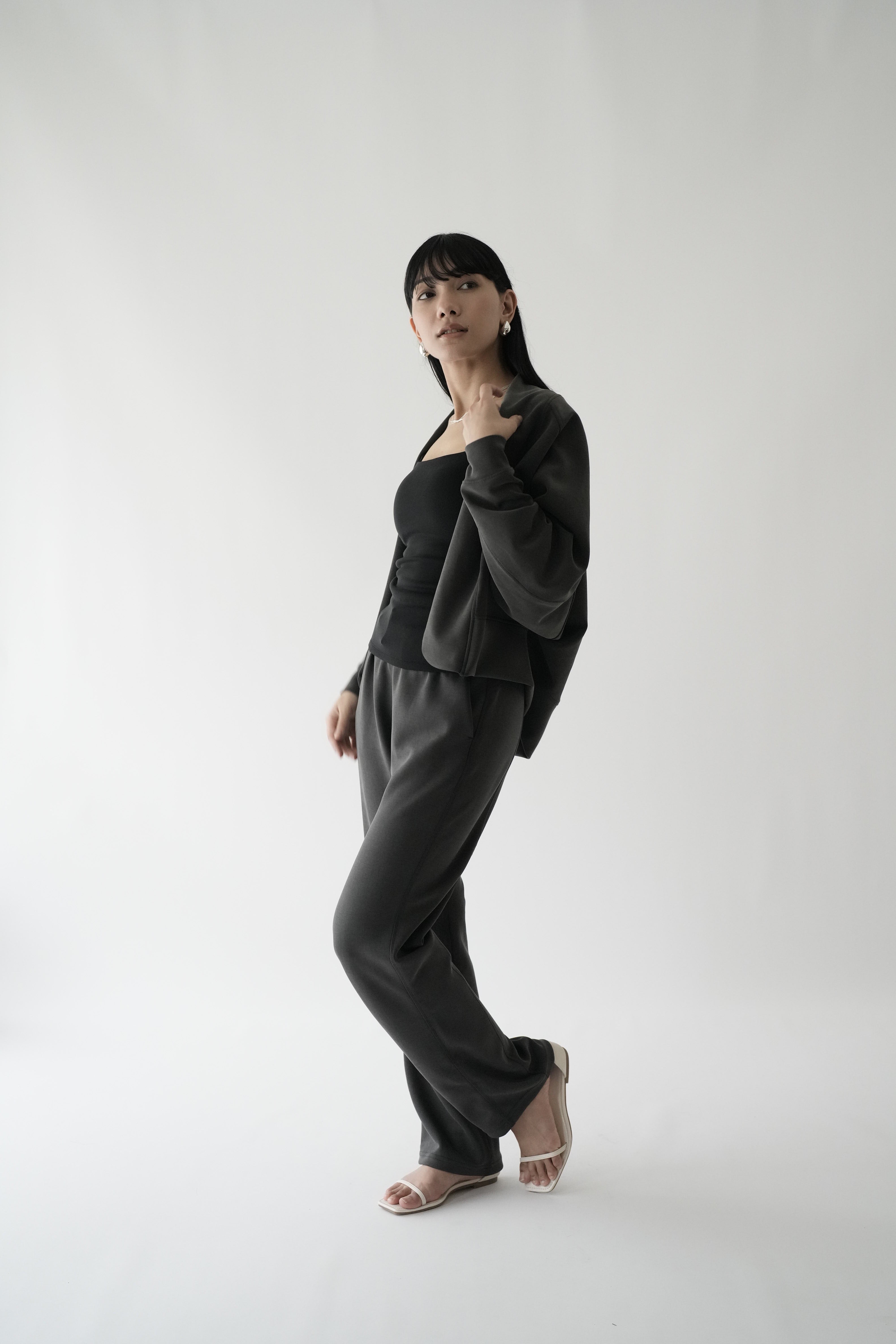 ZEN SEAMLESS スタンダードストレートパンツ