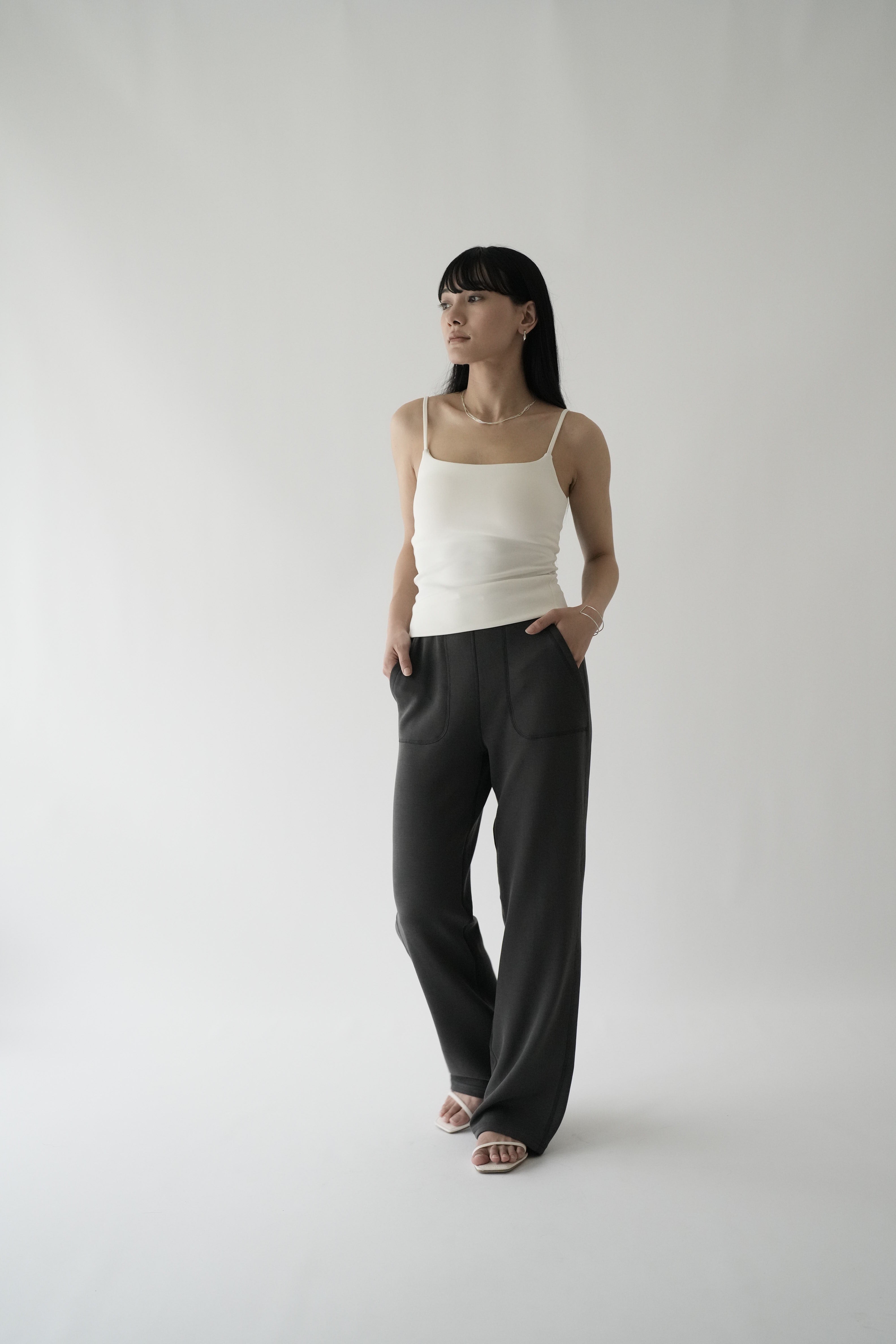 ZEN SEAMLESS コンフォートストレートパンツ