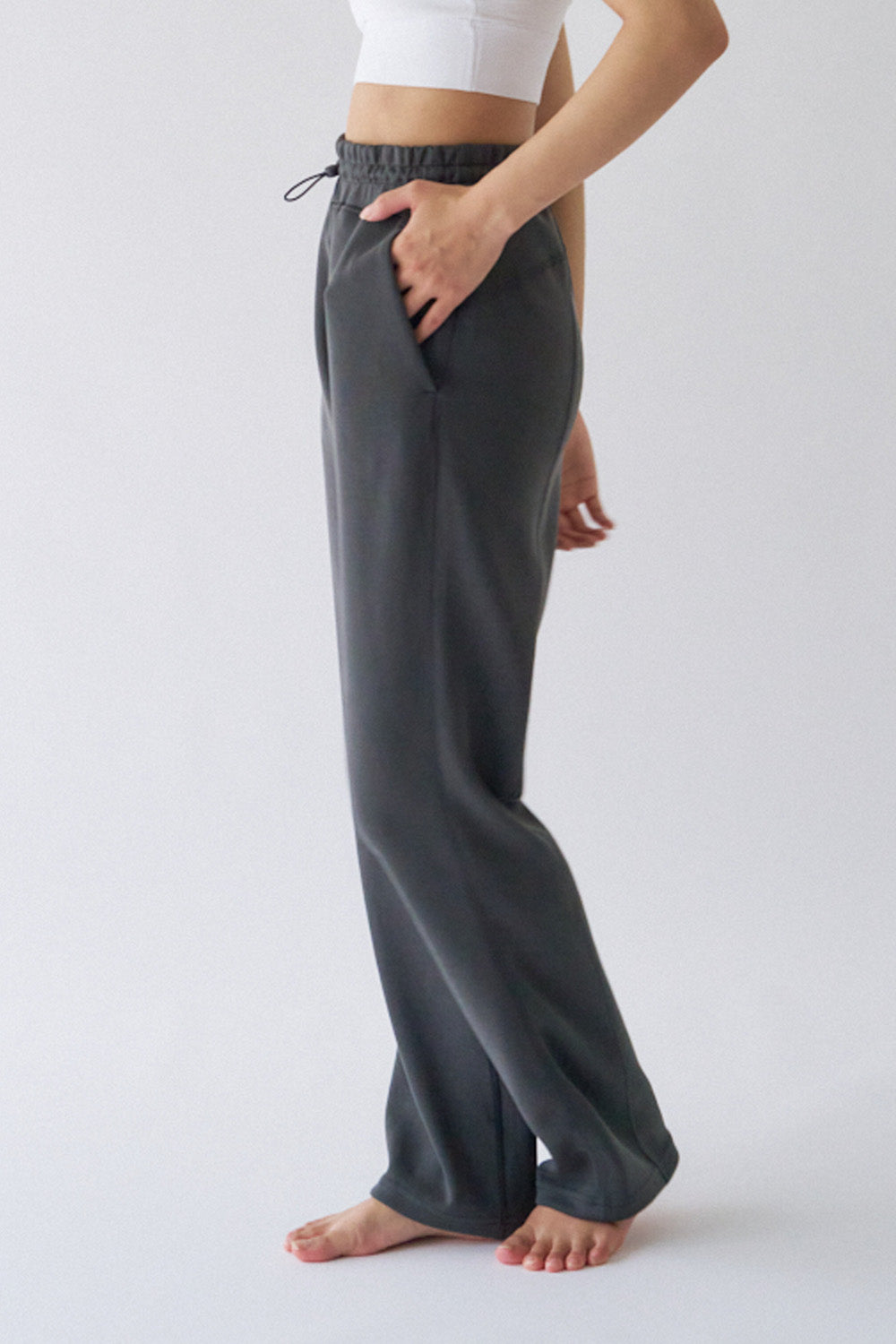 ZEN SEAMLESS スタンダードストレートパンツ