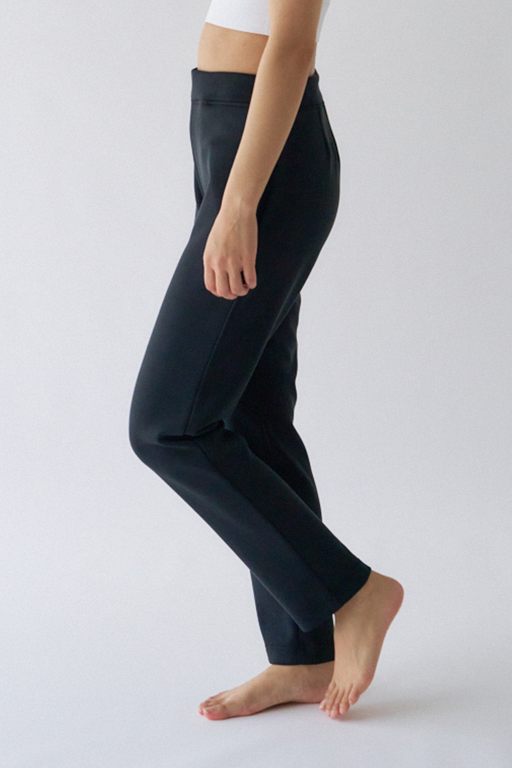ZEN SEAMLESS テーパードパンツ