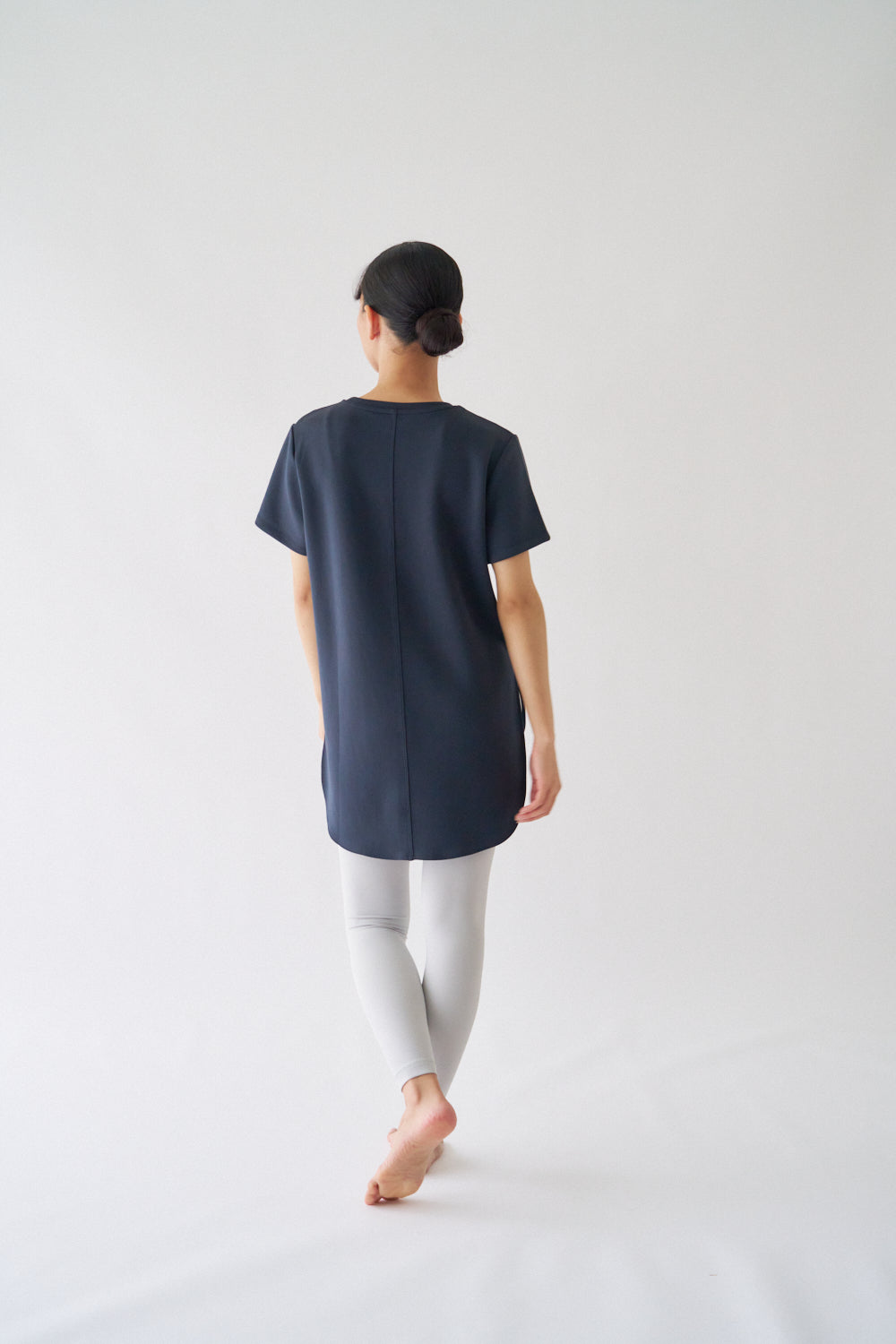 ZEN SEAMLESS カーブカットロングTシャツ
