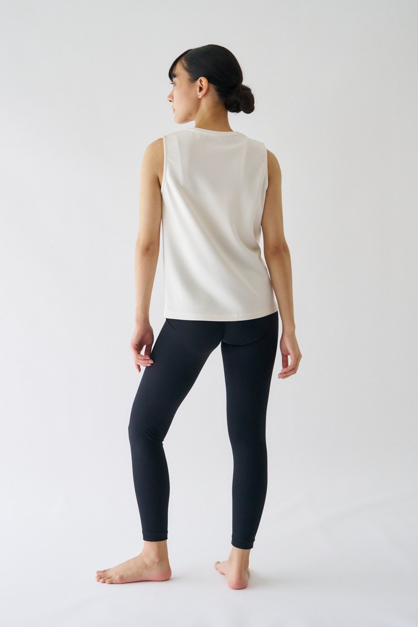 ZEN SEAMLESS スタンダートノースリーブシャツ