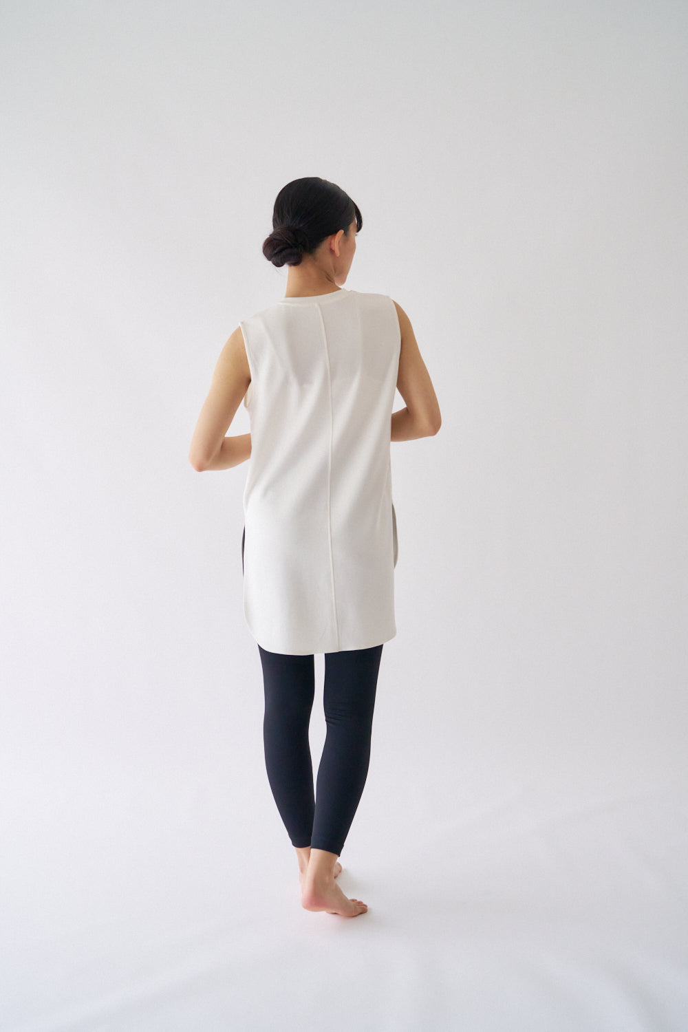 ZEN SEAMLESS カーブカットロングノースリーブシャツ