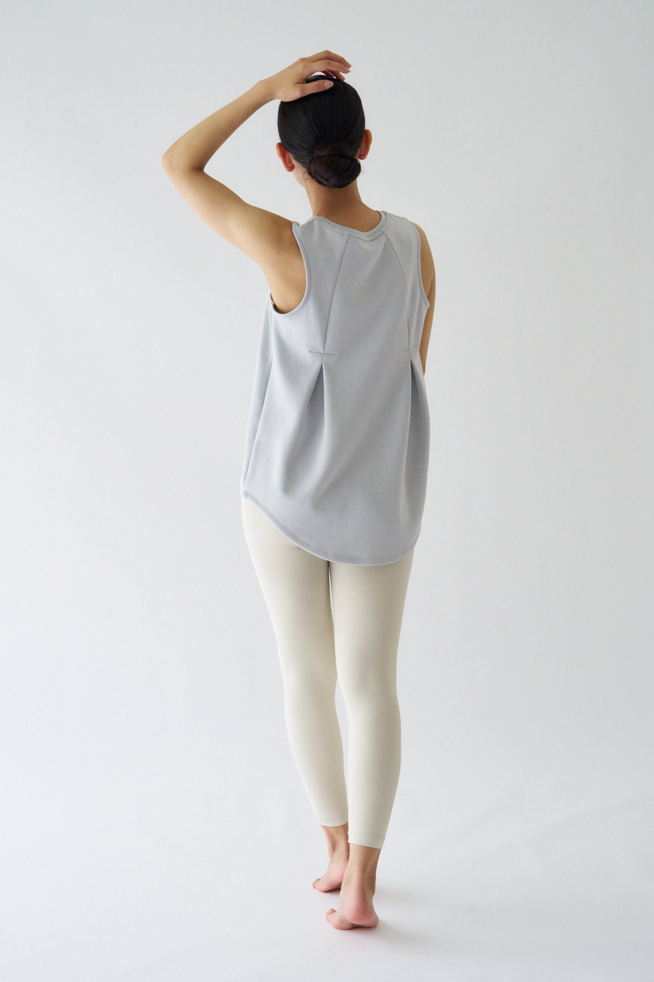 ZEN SEAMLESS バックカバータンクトップ