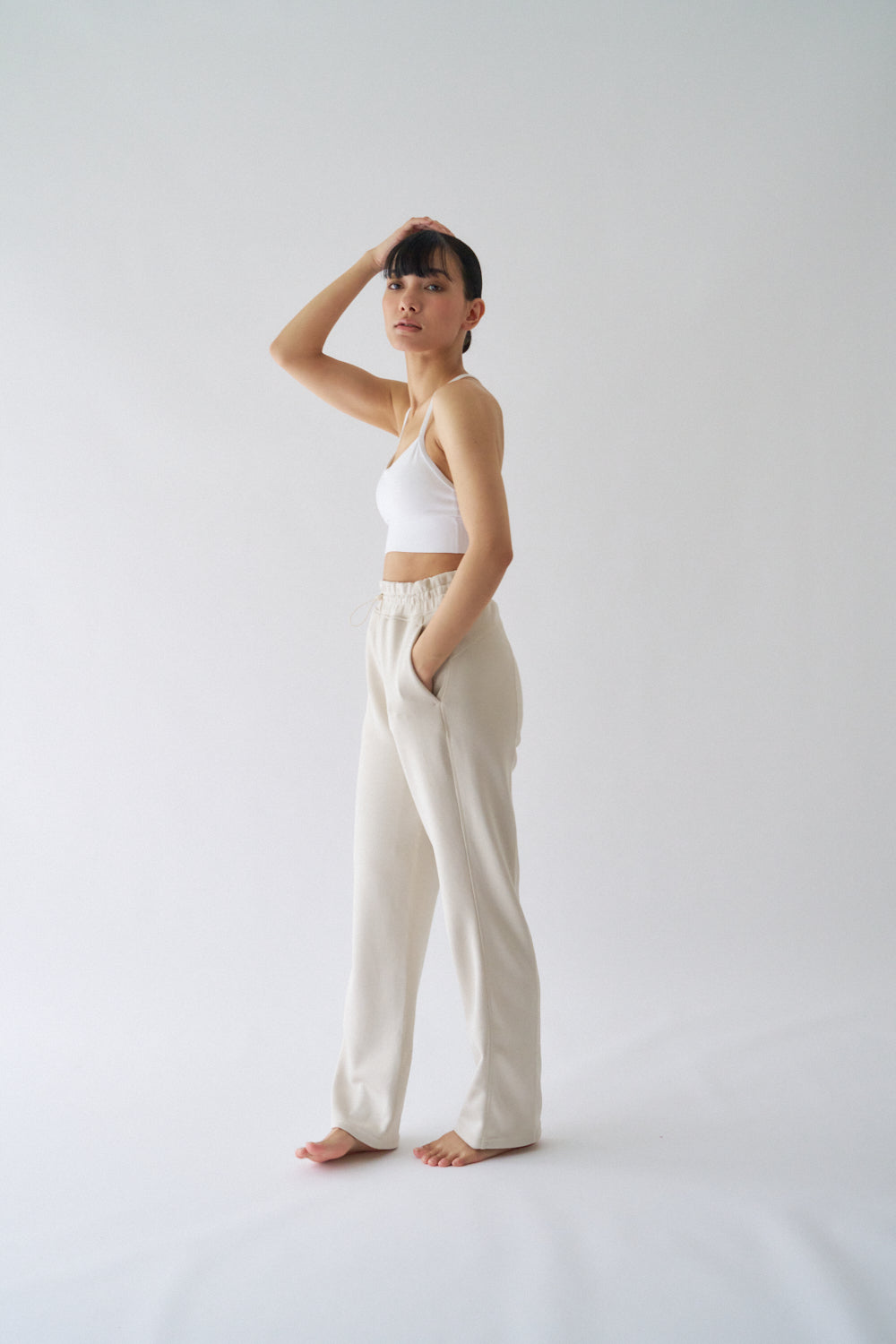 ZEN SEAMLESS スタンダードストレートパンツ