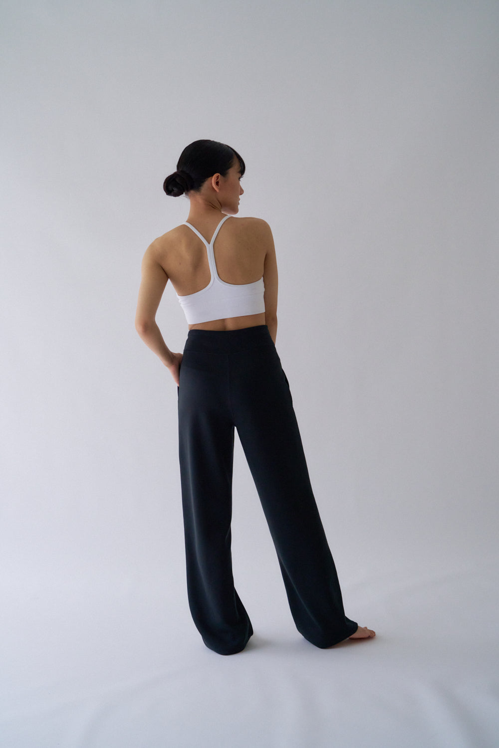ZEN SEAMLESS コンフォートストレートパンツ