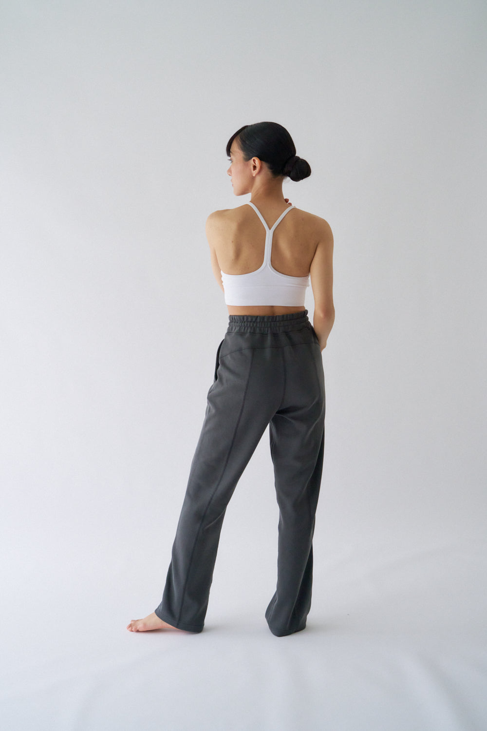 ZEN SEAMLESS スタンダードストレートパンツ