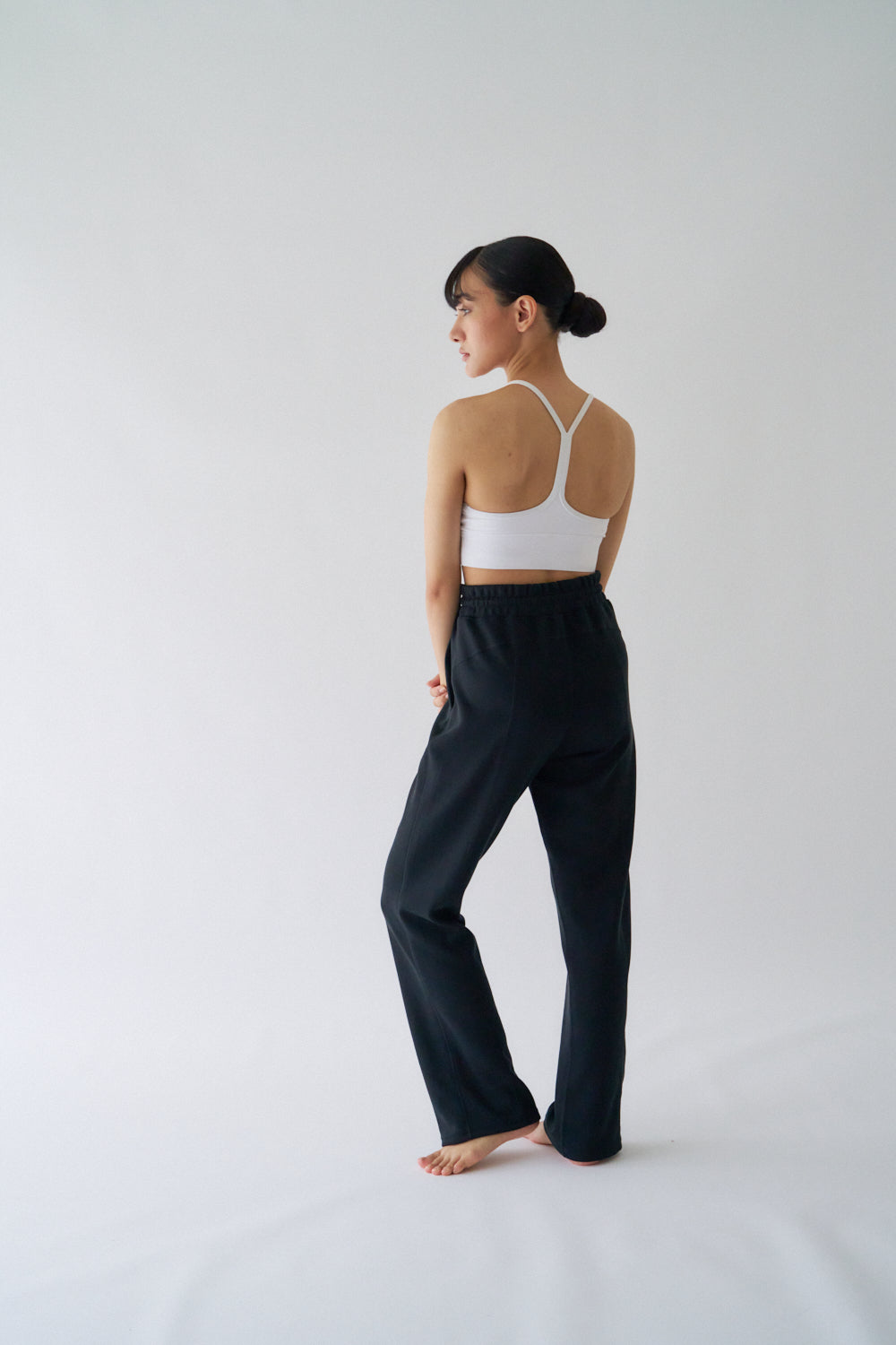 ZEN SEAMLESS スタンダードストレートパンツ