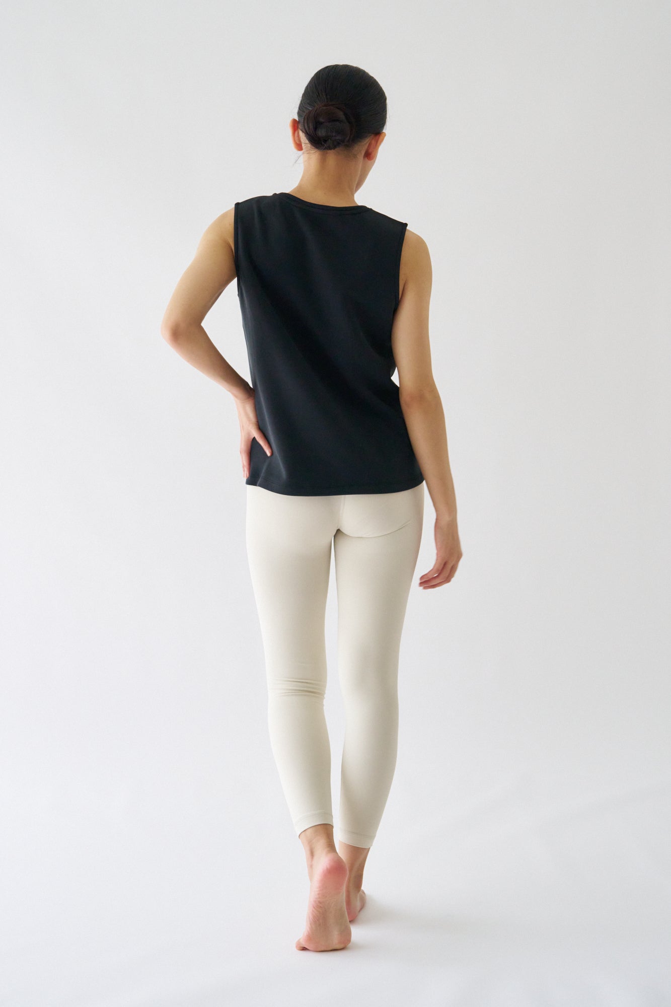 ZEN SEAMLESS スタンダートノースリーブシャツ