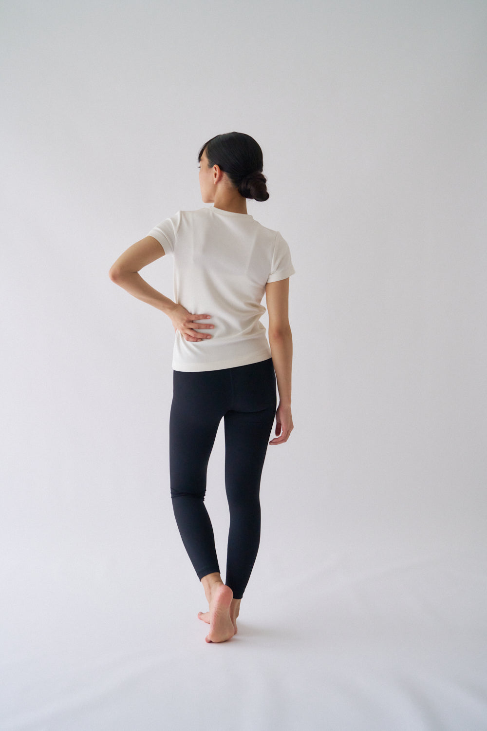 ZEN SEAMLESS フィットTシャツ