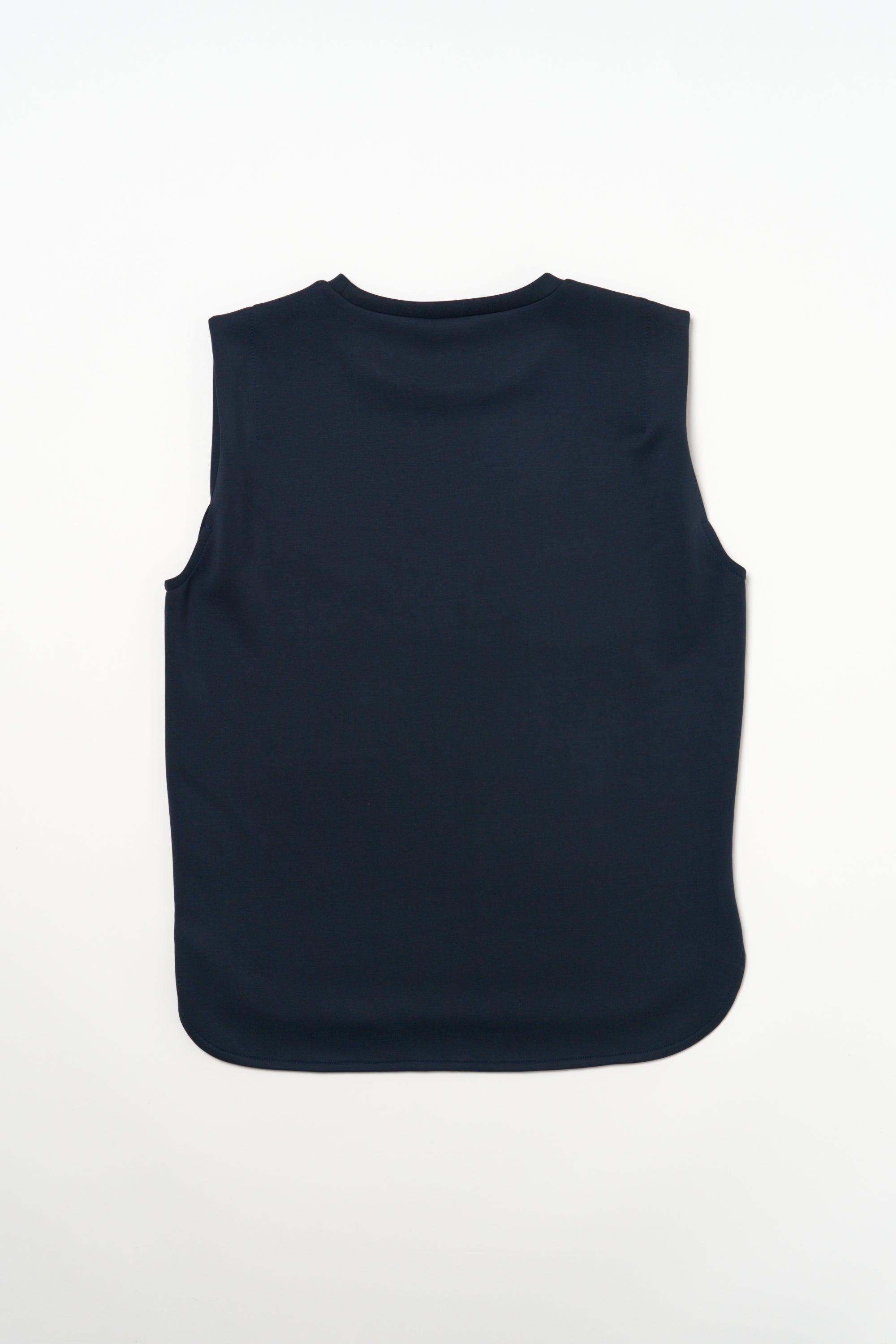 ZEN SEAMLESS タックノースリーブシャツ