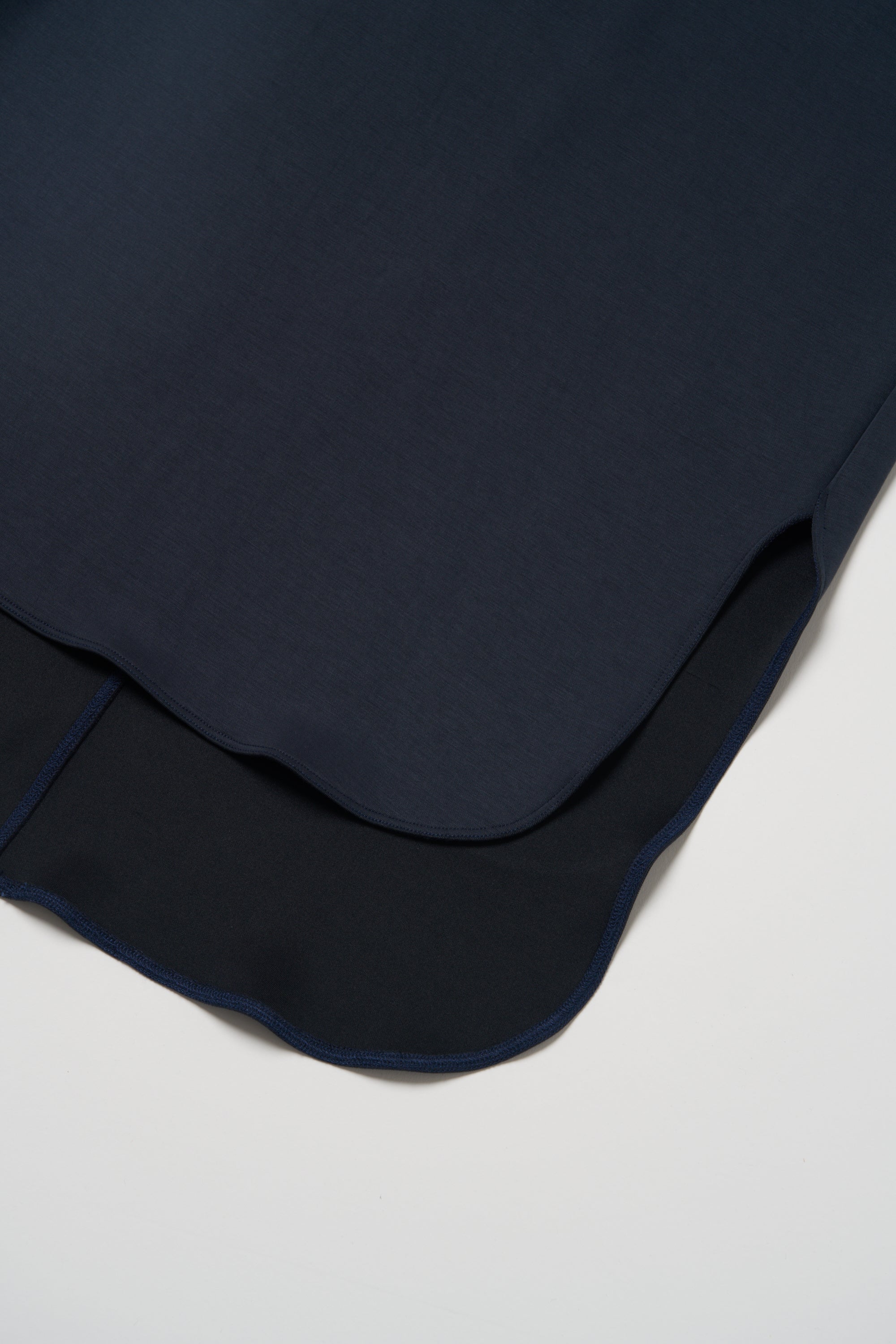 ZEN SEAMLESS カーブカットロングノースリーブシャツ