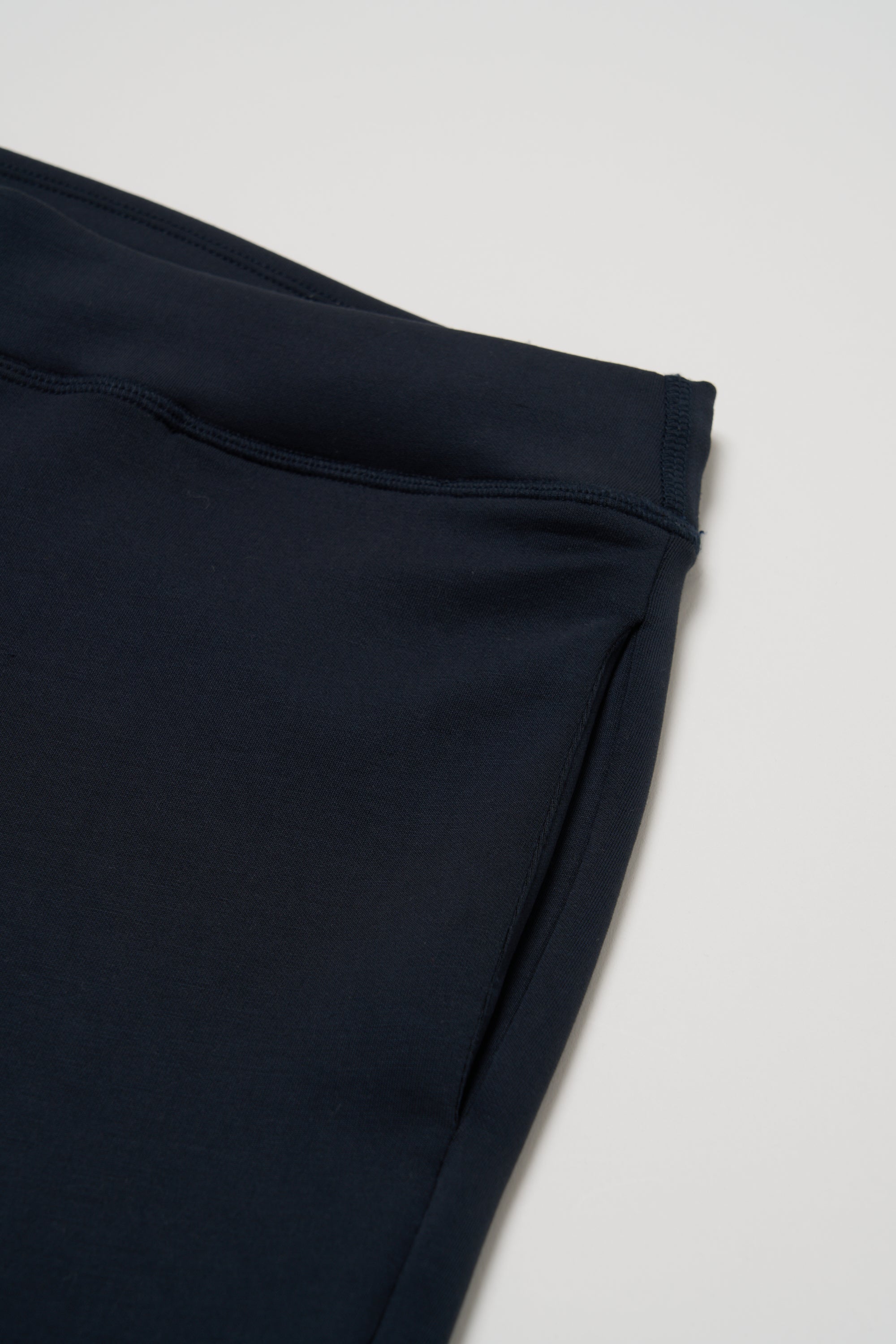 ZEN SEAMLESS テーパードパンツ