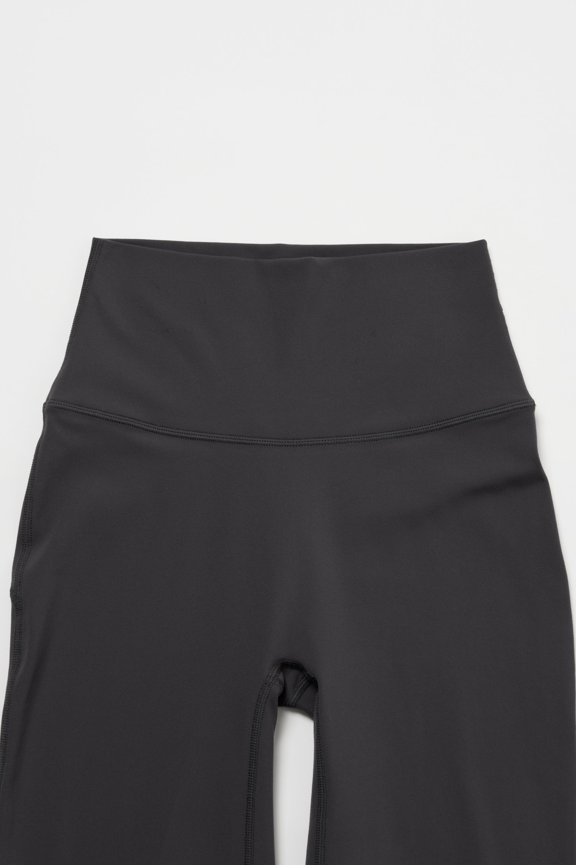 ZEN ESSENTIAL シグニチャー レギンスフレアパンツ