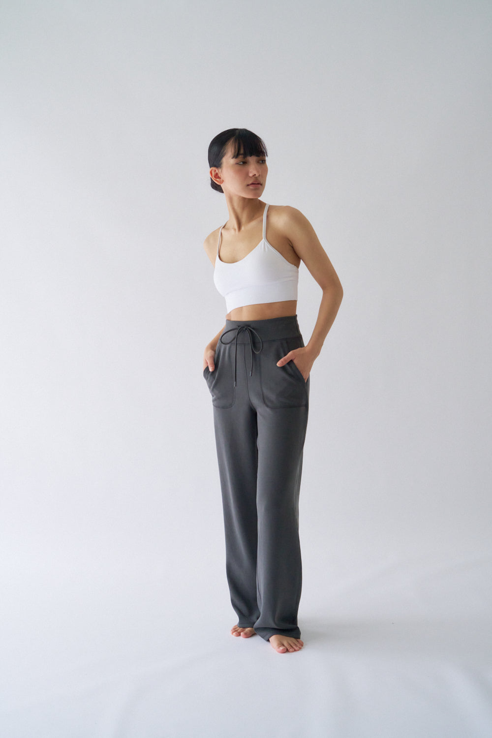 ZEN SEAMLESS コンフォートストレートパンツ