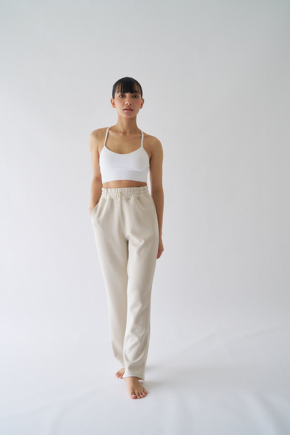 ZEN SEAMLESS スタンダードストレートパンツ