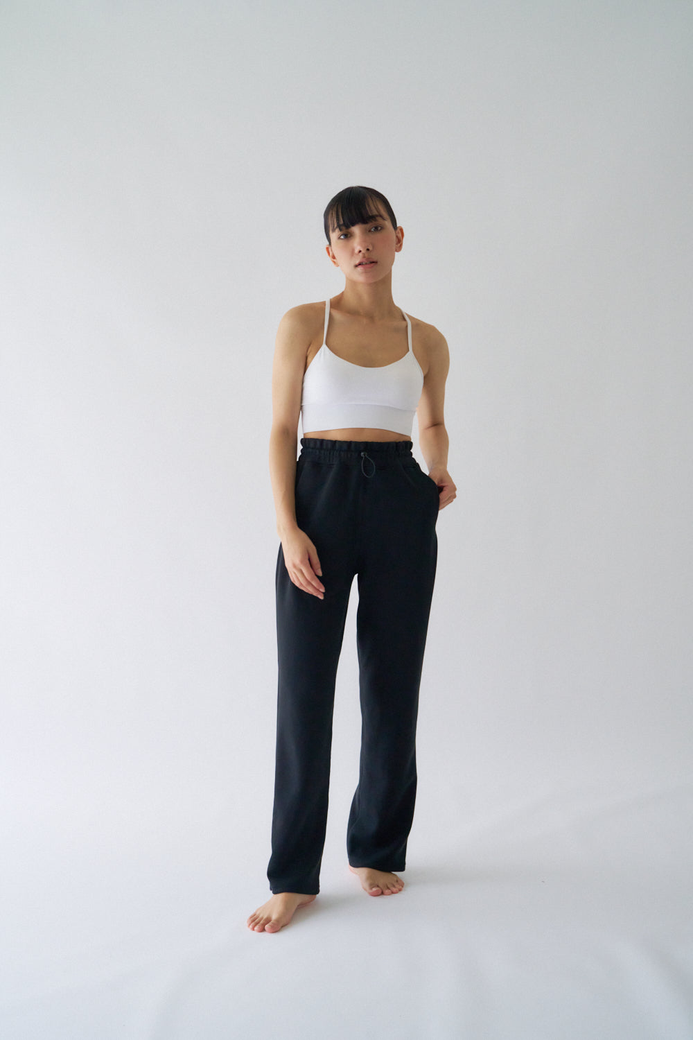 ZEN SEAMLESS スタンダードストレートパンツ