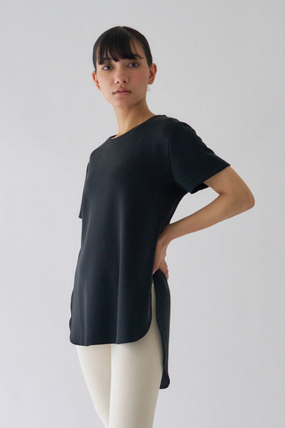 ZEN SEAMLESS カーブカットロングTシャツ
