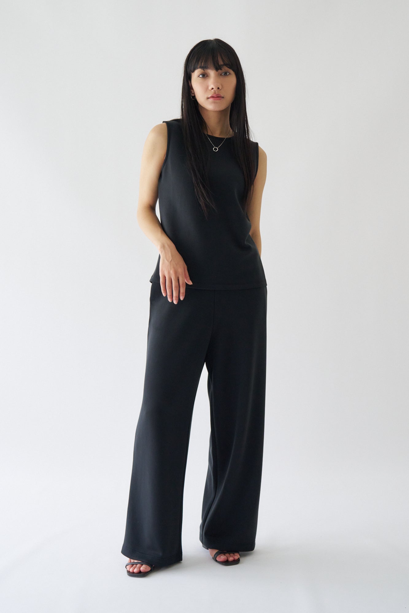 ZEN SEAMLESS スタンダートノースリーブシャツ