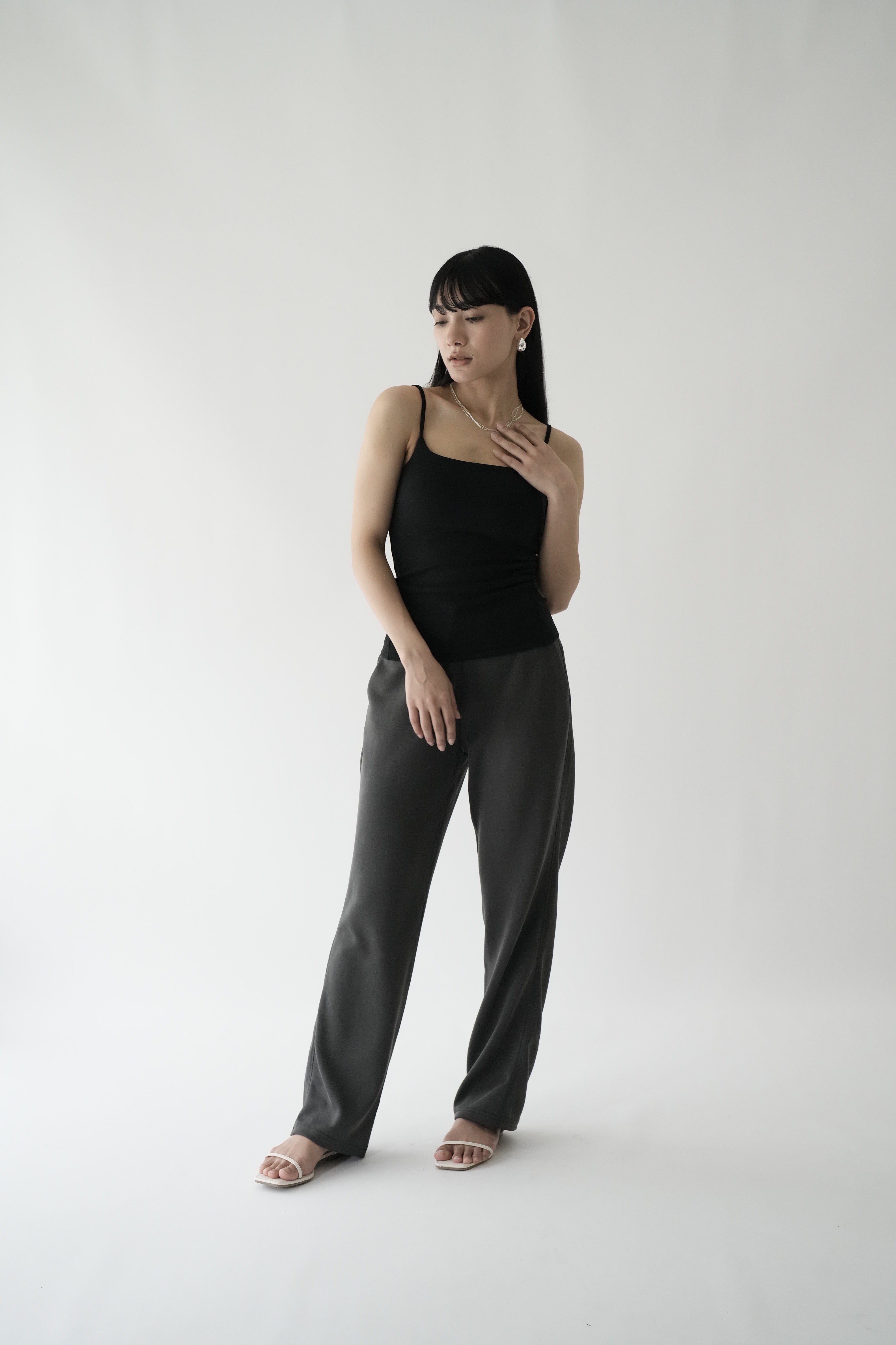 ZEN SEAMLESS スタンダードストレートパンツ
