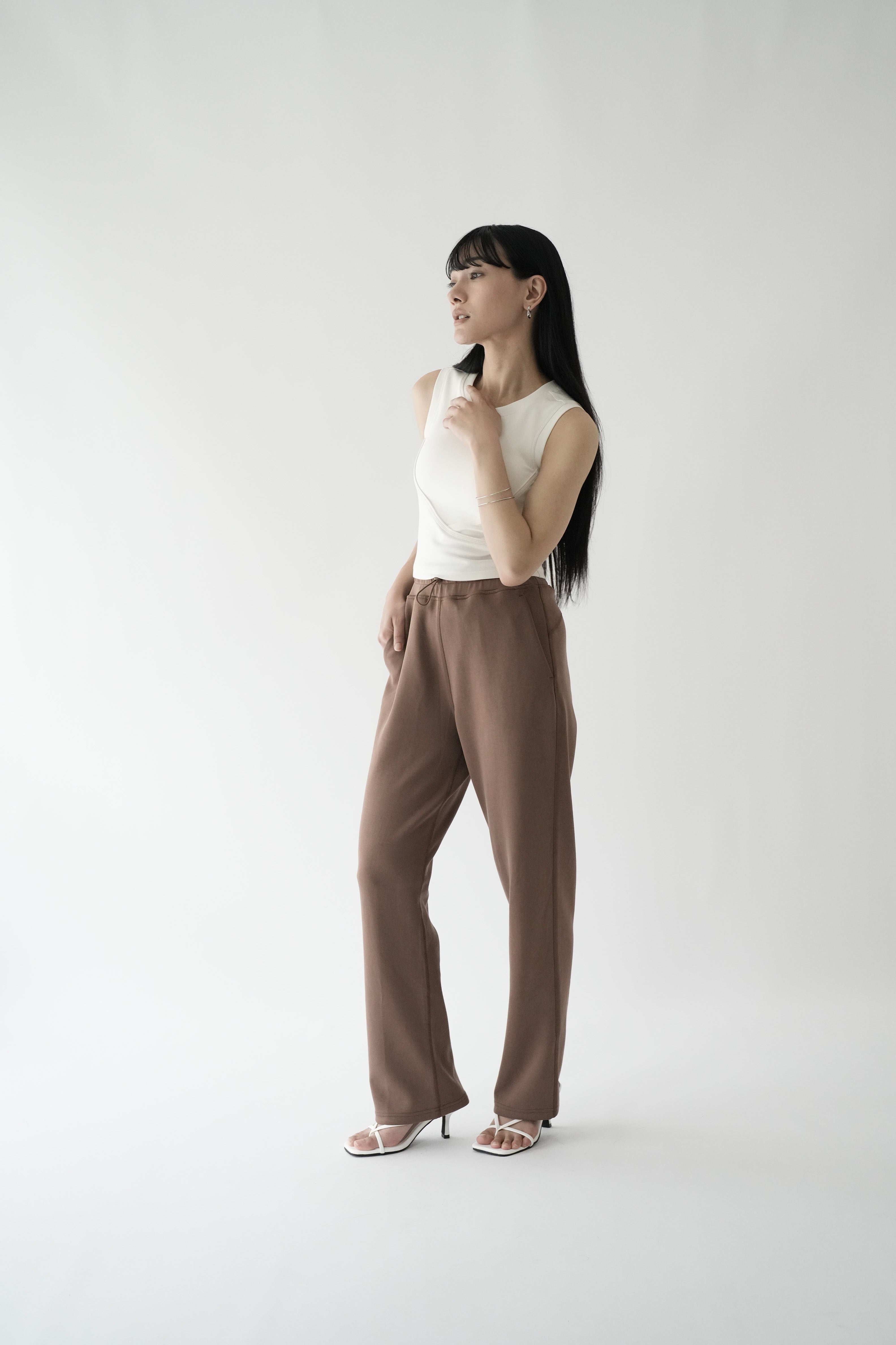 ZEN SEAMLESS スタンダードストレートパンツ