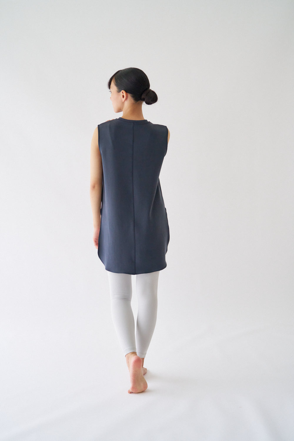 ZEN SEAMLESS カーブカットロングノースリーブシャツ