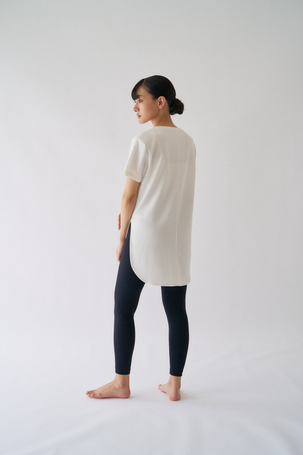 ZEN SEAMLESS カーブカットロングTシャツ