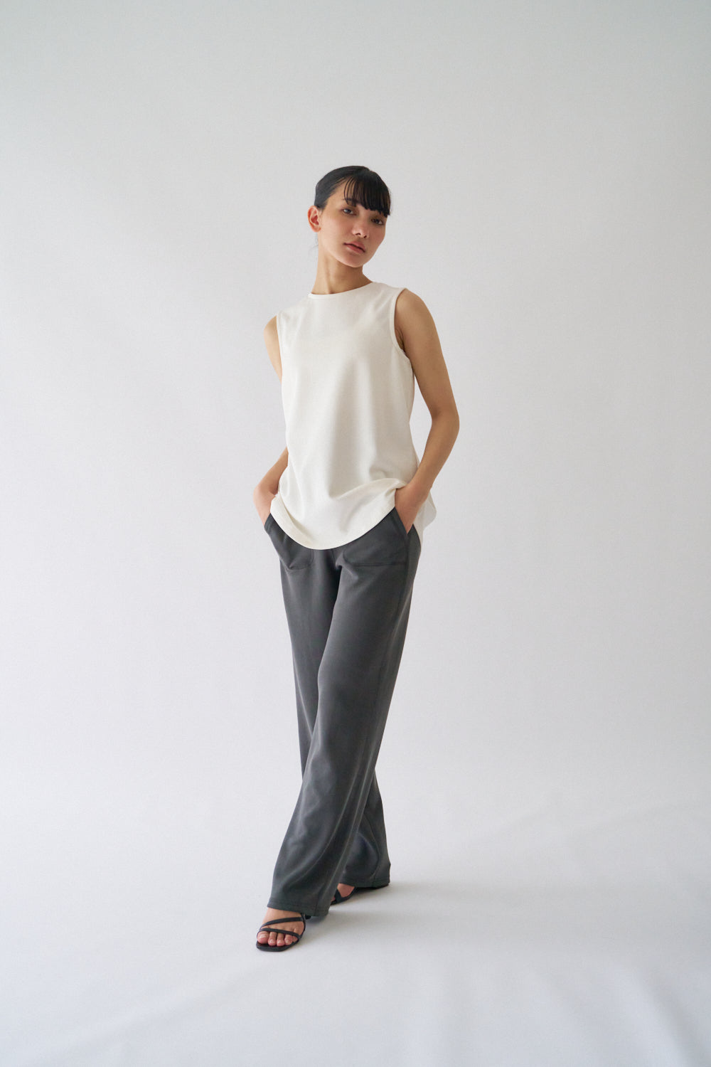 ZEN SEAMLESS コンフォートストレートパンツ