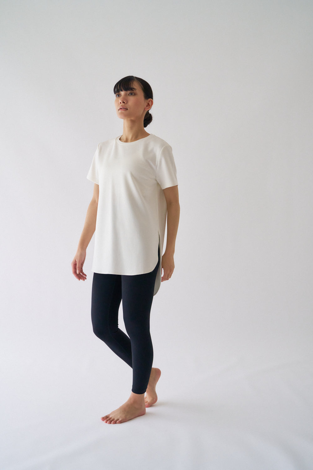 ZEN SEAMLESS カーブカットロングTシャツ