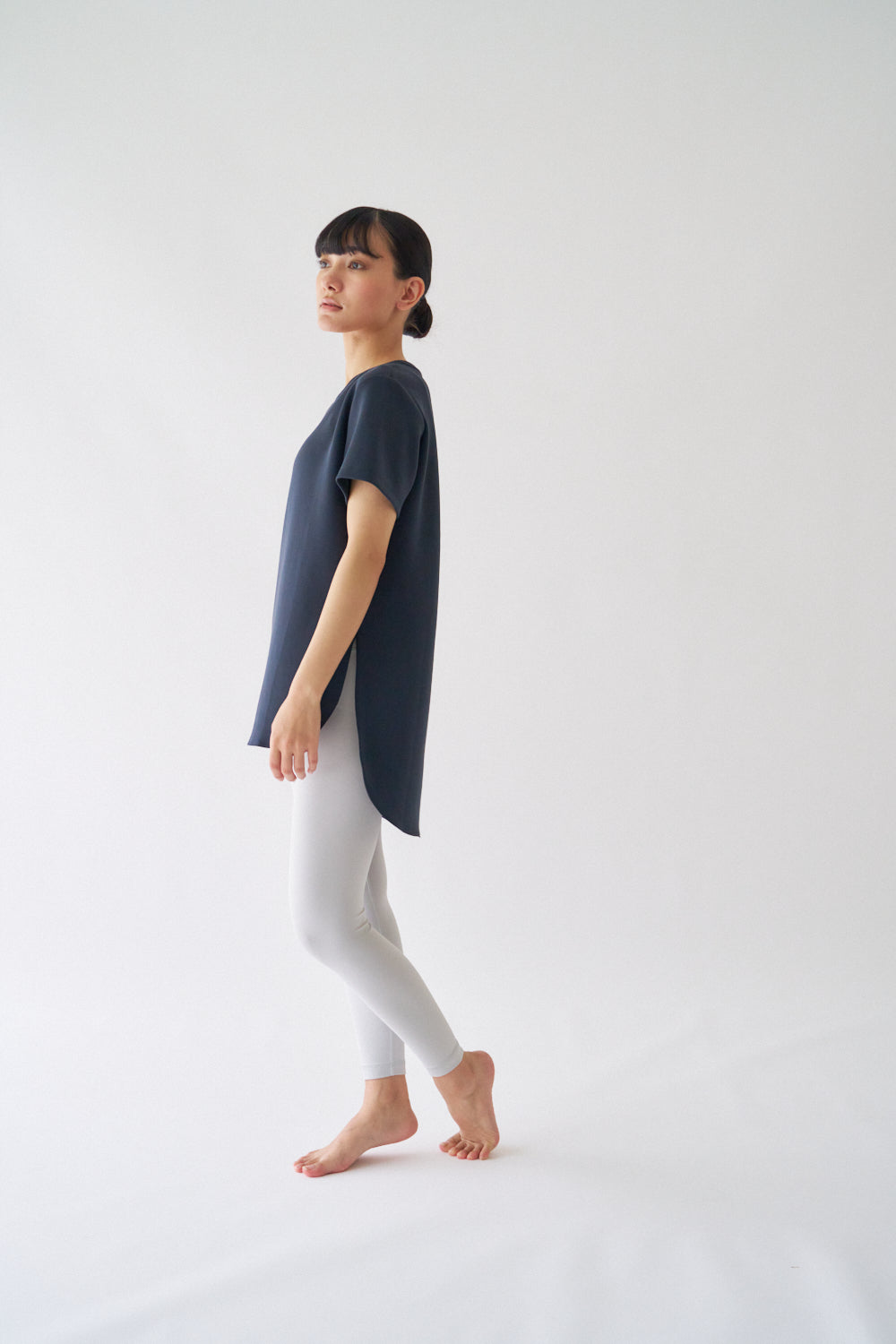 ZEN SEAMLESS カーブカットロングTシャツ